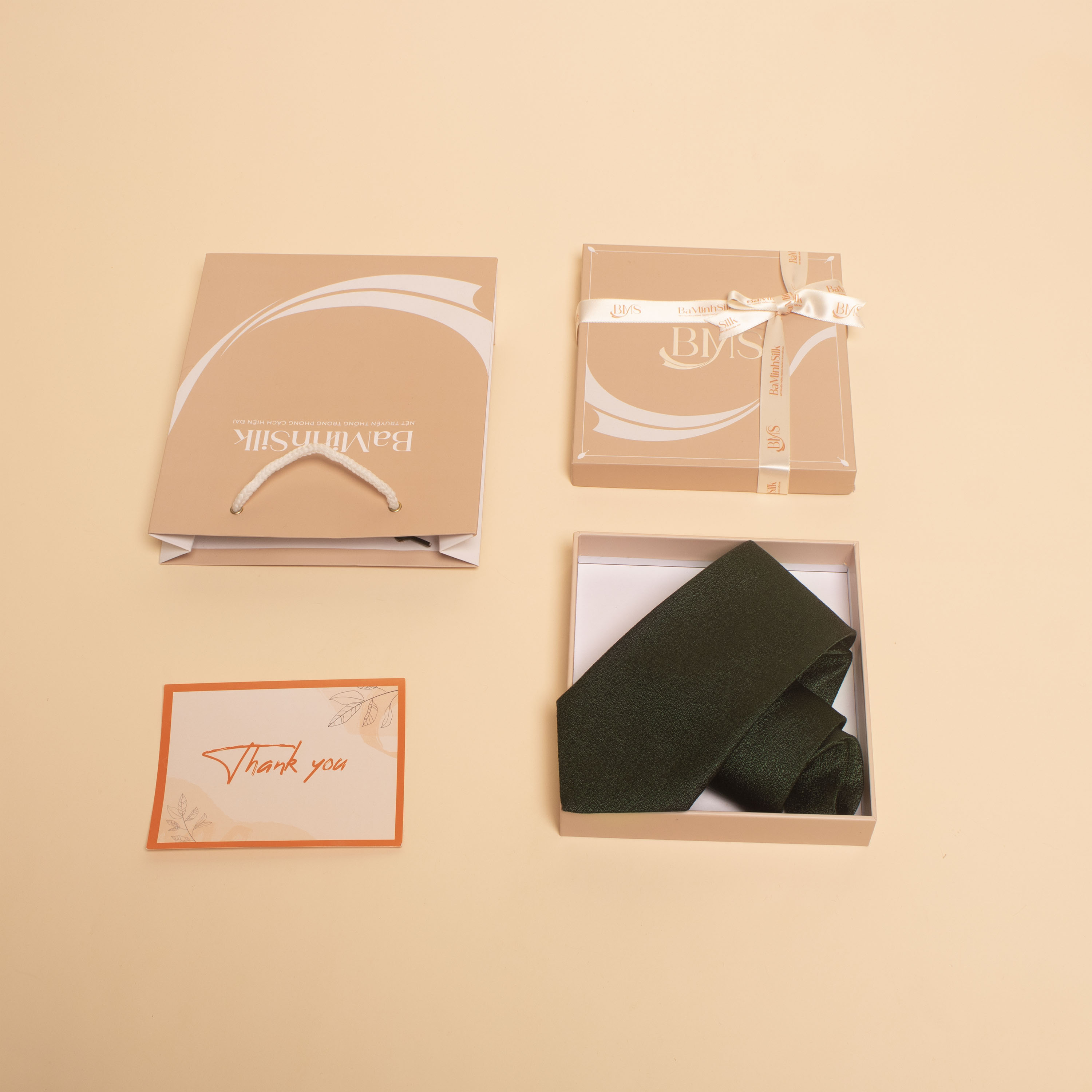 cách đóng gói cà vạt lụa cv32