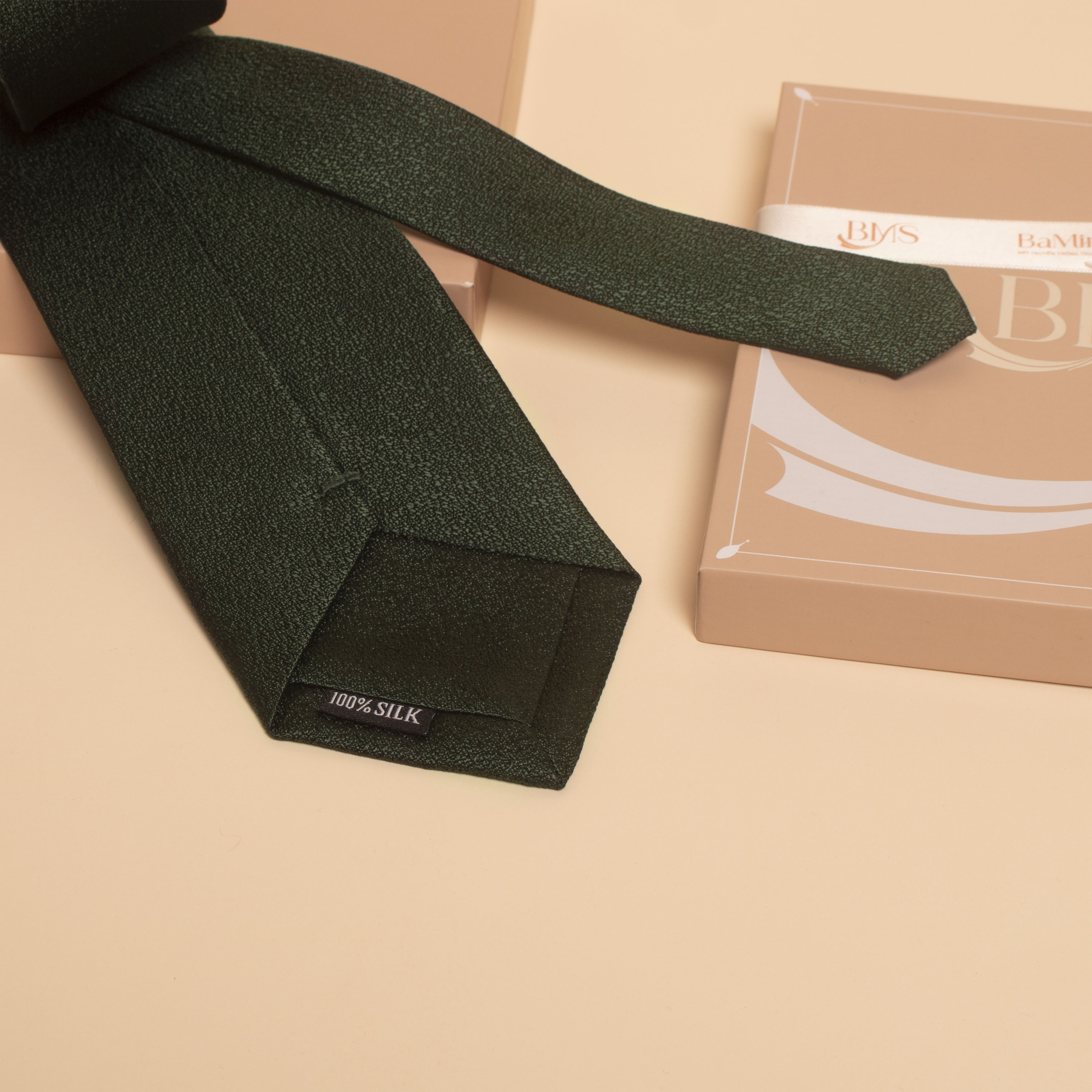 bề mặt cà vạt lụa tơ tằm cv32