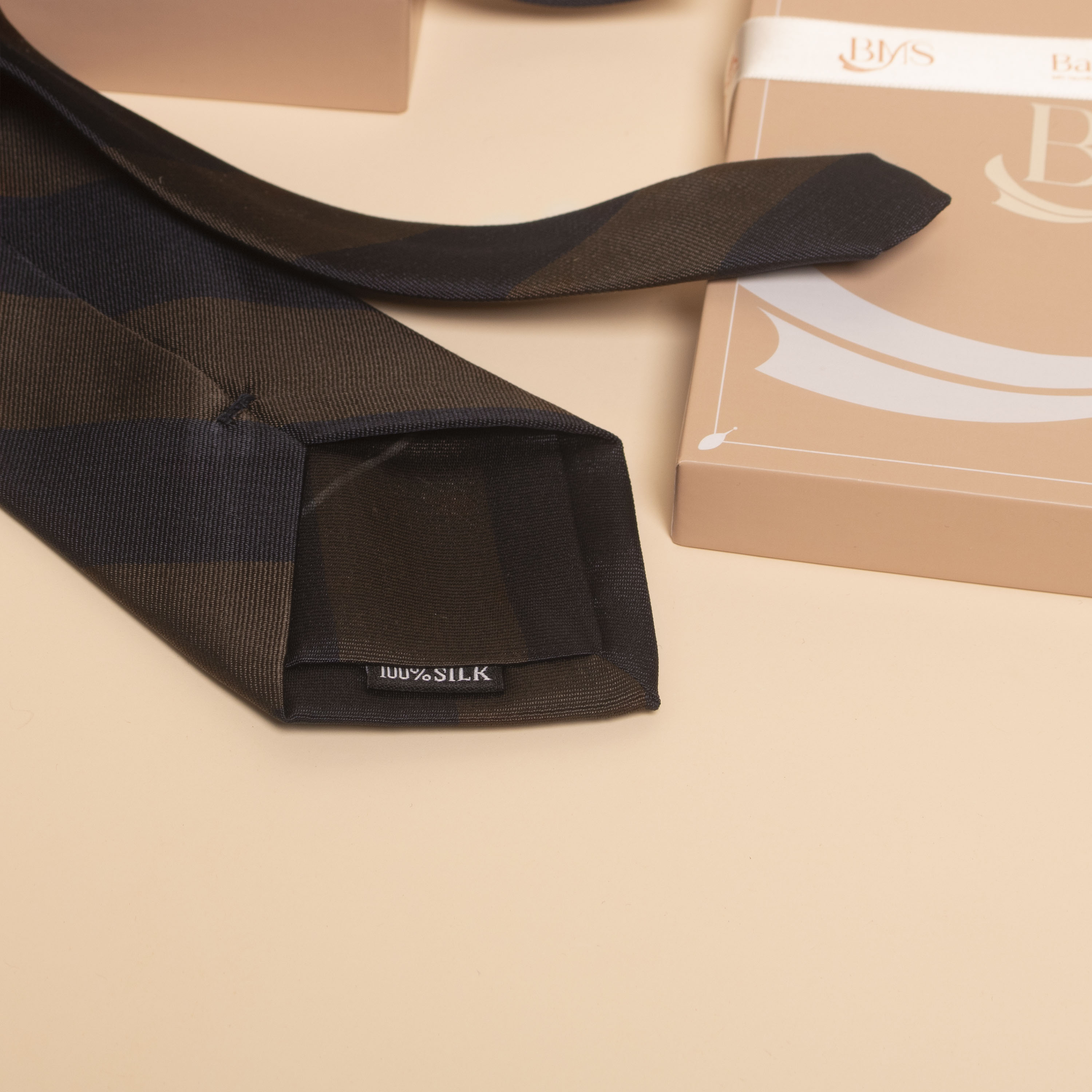 bề mặt lụa cà vạt lụa tơ tằm cv71