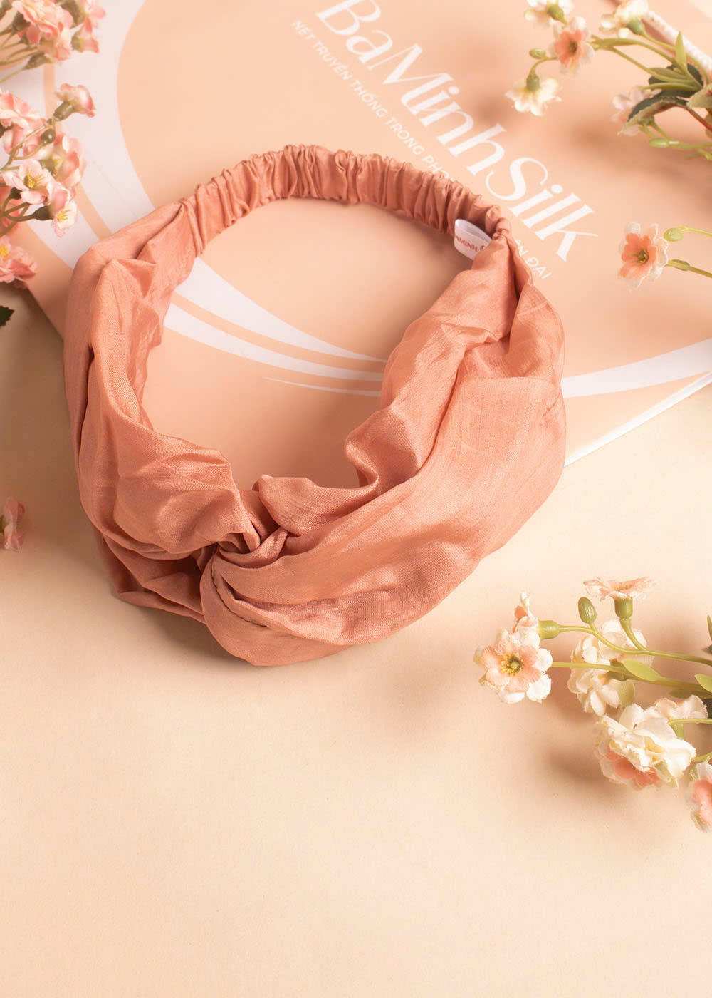 băng đô lụa hồng vỏ đỗ đậm