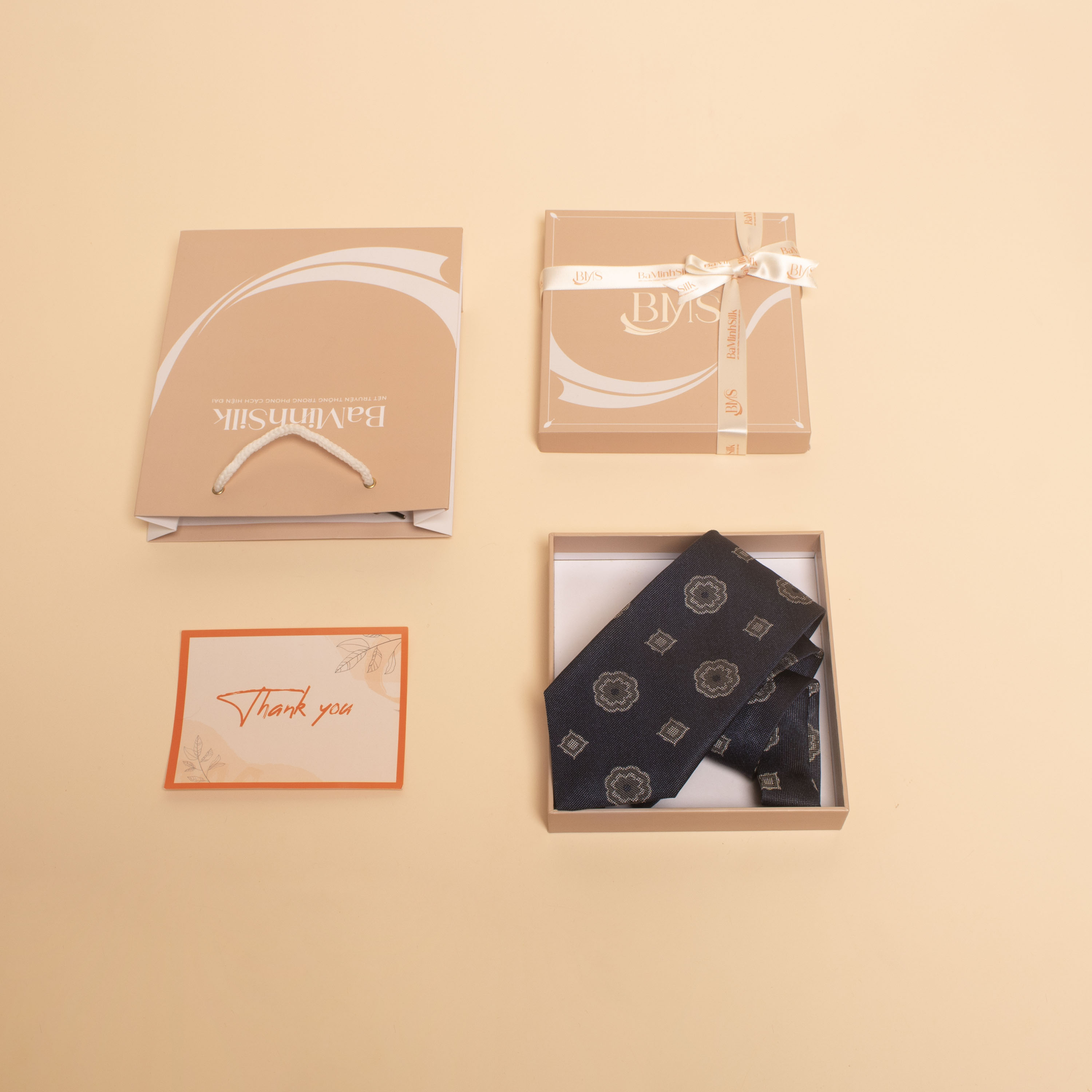 cách đóng gói cà vạt lụa tơ tằm cv12