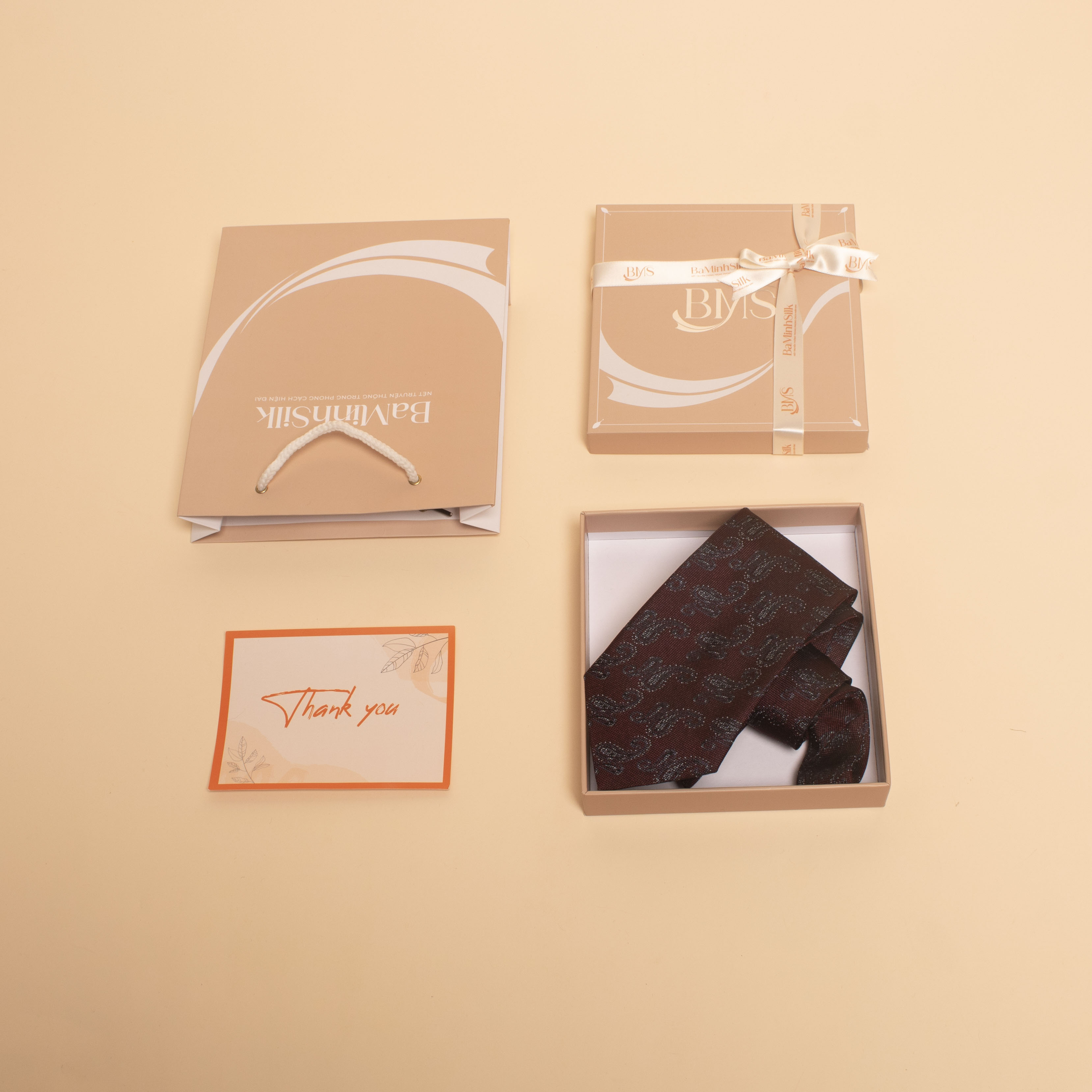 cách đóng gói cà vạt lụa tơ tằm cv25