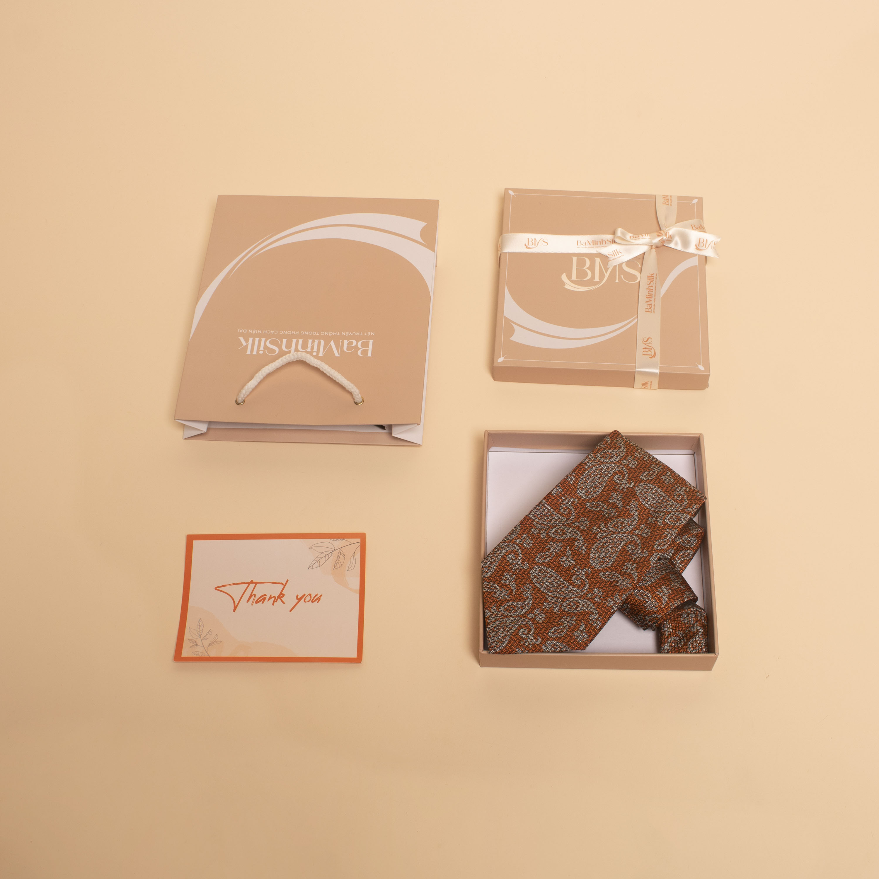 cách đóng gói cà vạt lụa tơ tằm cv26