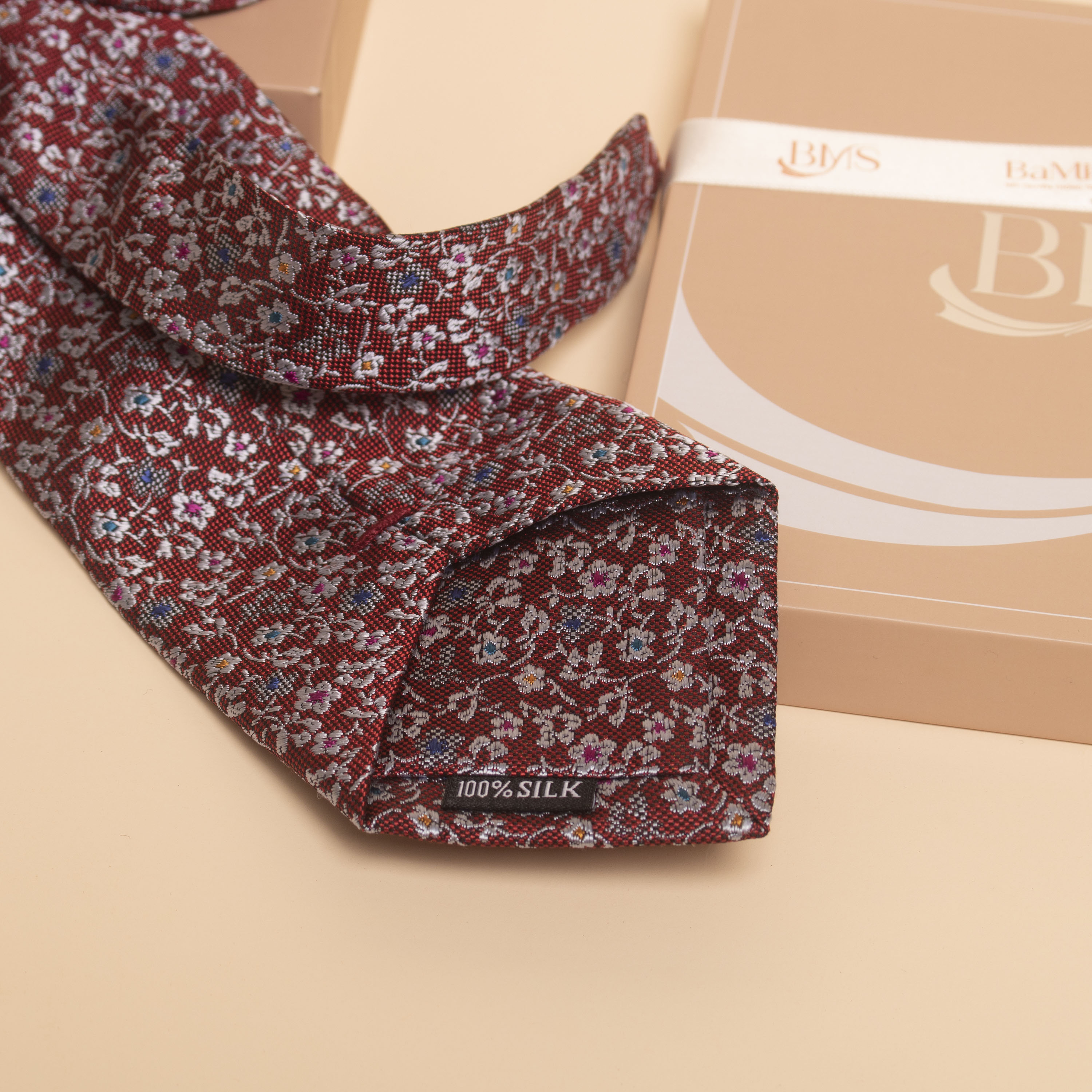 bề mặt cà vạt lụa tơ tằm cv27