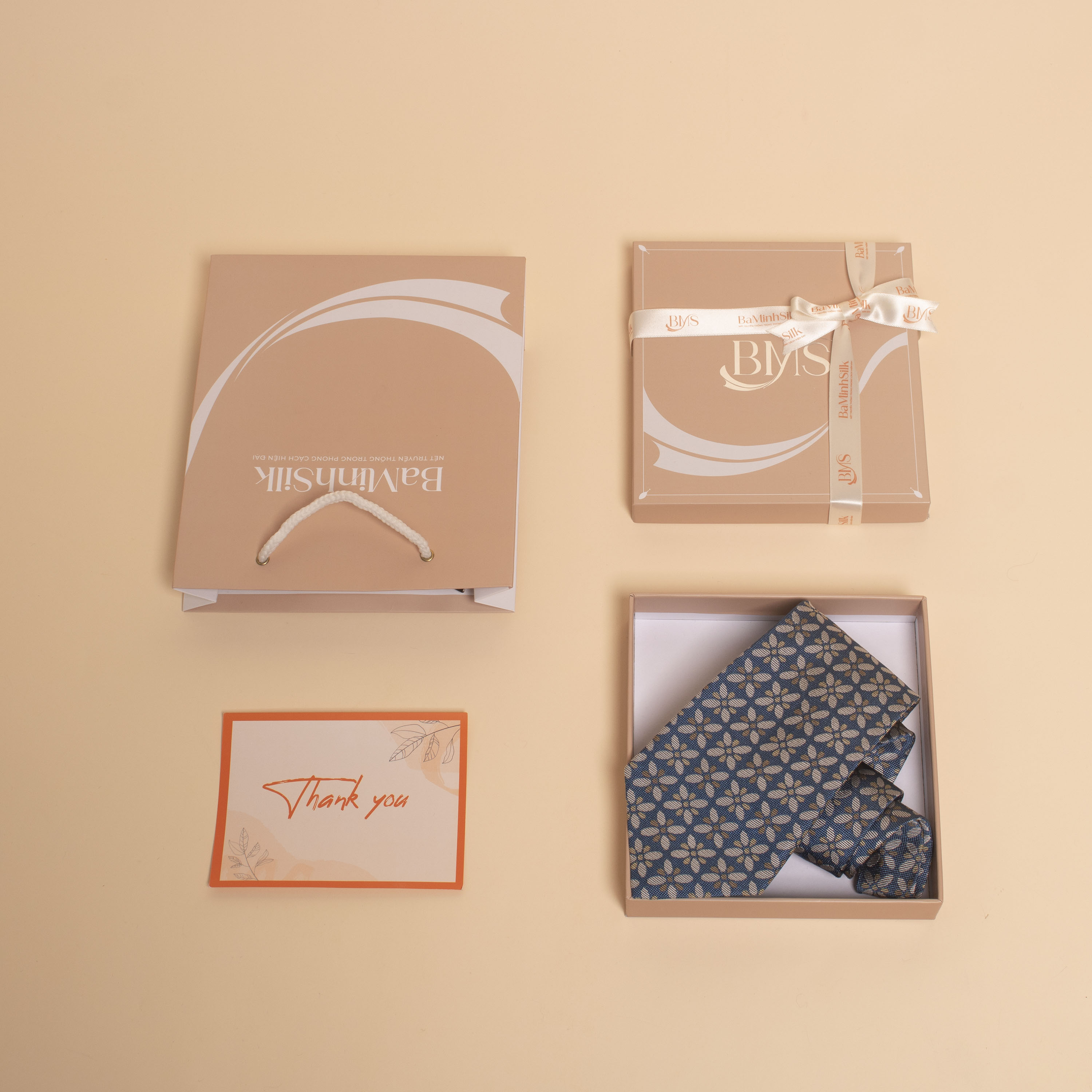 cách đóng gói cà vạt lụa tơ tằm cv61