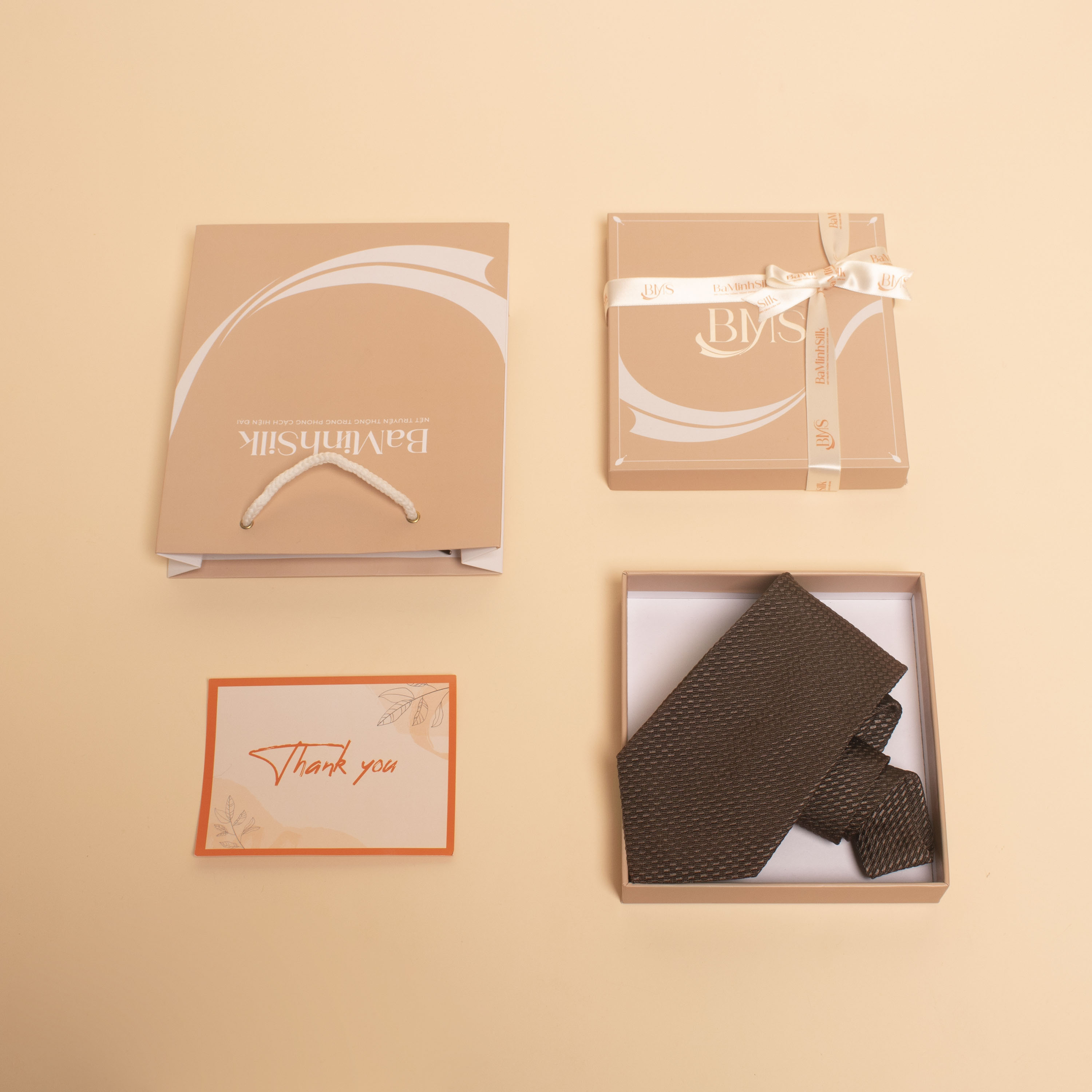 cách đóng gói cà vạt lụa tơ tằm cv69