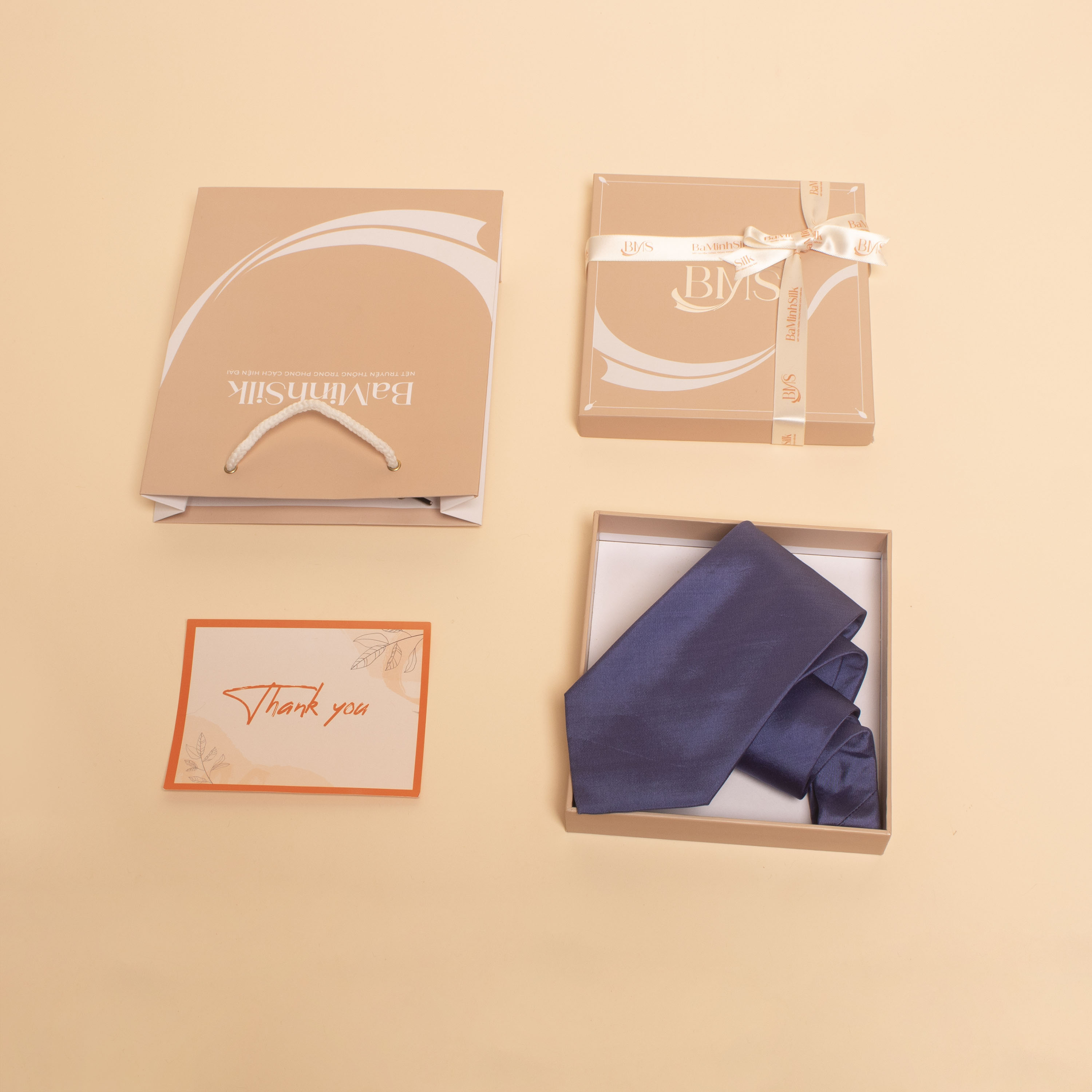 cách đóng gói cà vạt lụa tơ tằm cv72