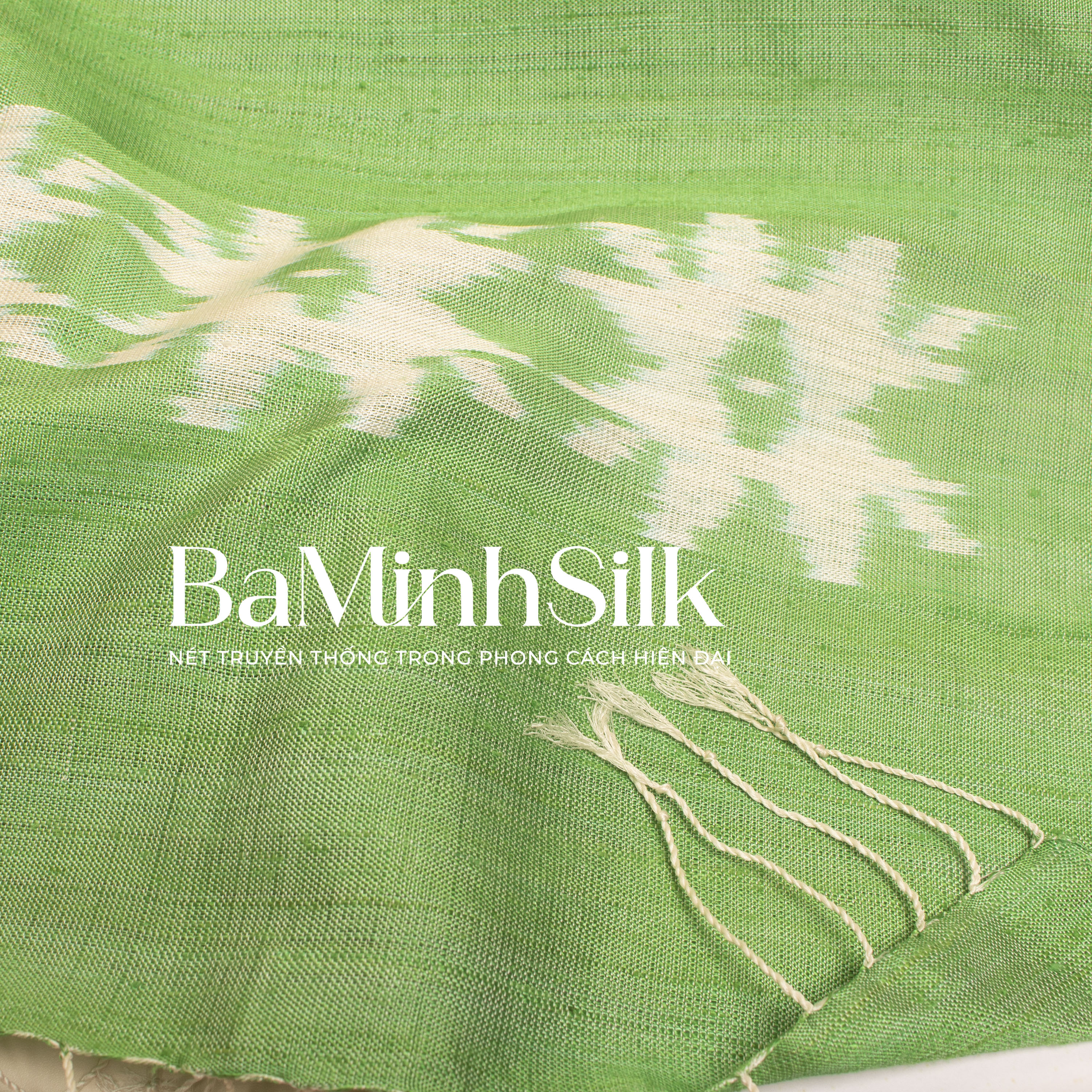 bề mặt khăn hổ cẩm ikat hoa 02 - khăn tơ tằm thổ cẩm Bá Minh Silk