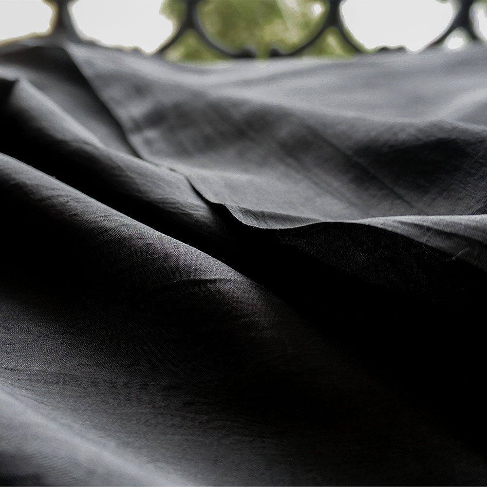 vải lụa tơ tằm thủ công màu đen - Bá Minh Silk.
