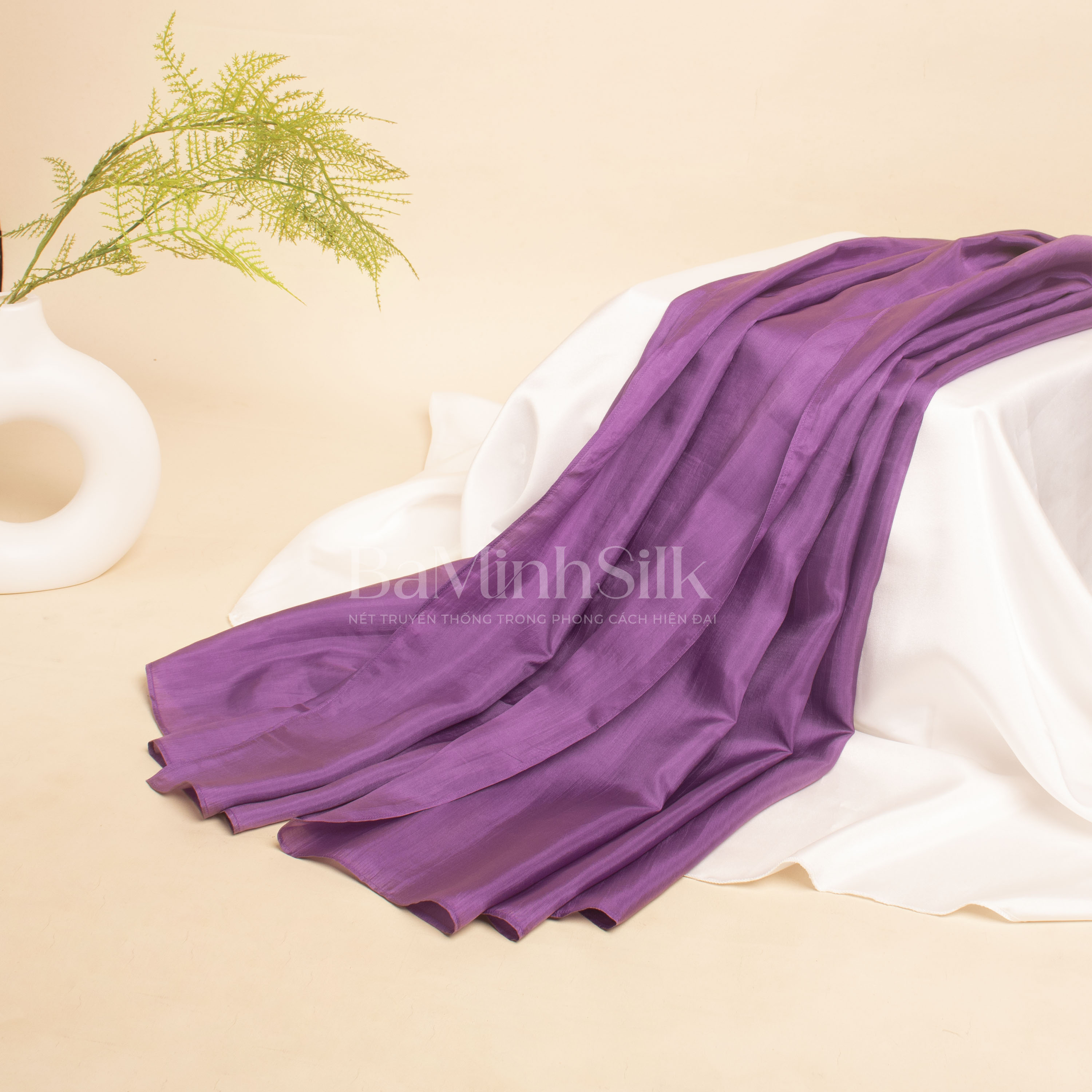 khăn choàng lụa tơ tằm cao cấp kích thước 85x180cm màu tím t01 bề mặt khăn choàng lụa tơ tằm cao cấp kích thước 85x180cm màu tím t01 bề mặt