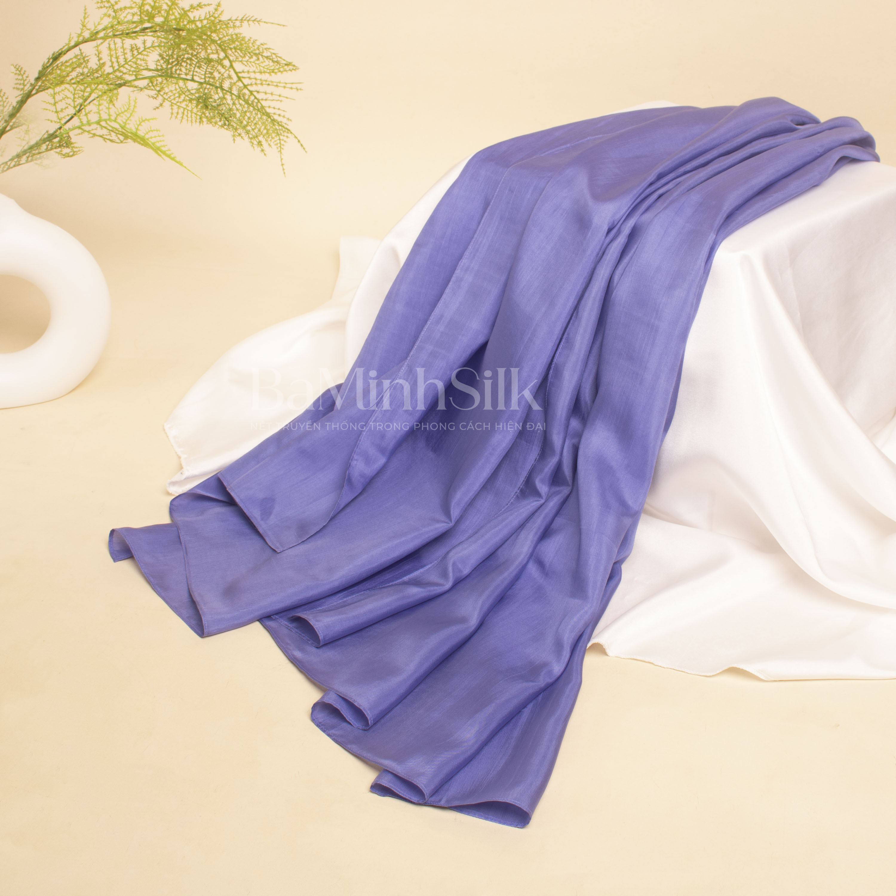 khăn choàng lụa tơ tằm cao cấp kích thước 85x180cm màu xanh x01 bề mặt khăn choàng lụa tơ tằm cao cấp kích thước 85x180cm màu xanh x01 bề mặt