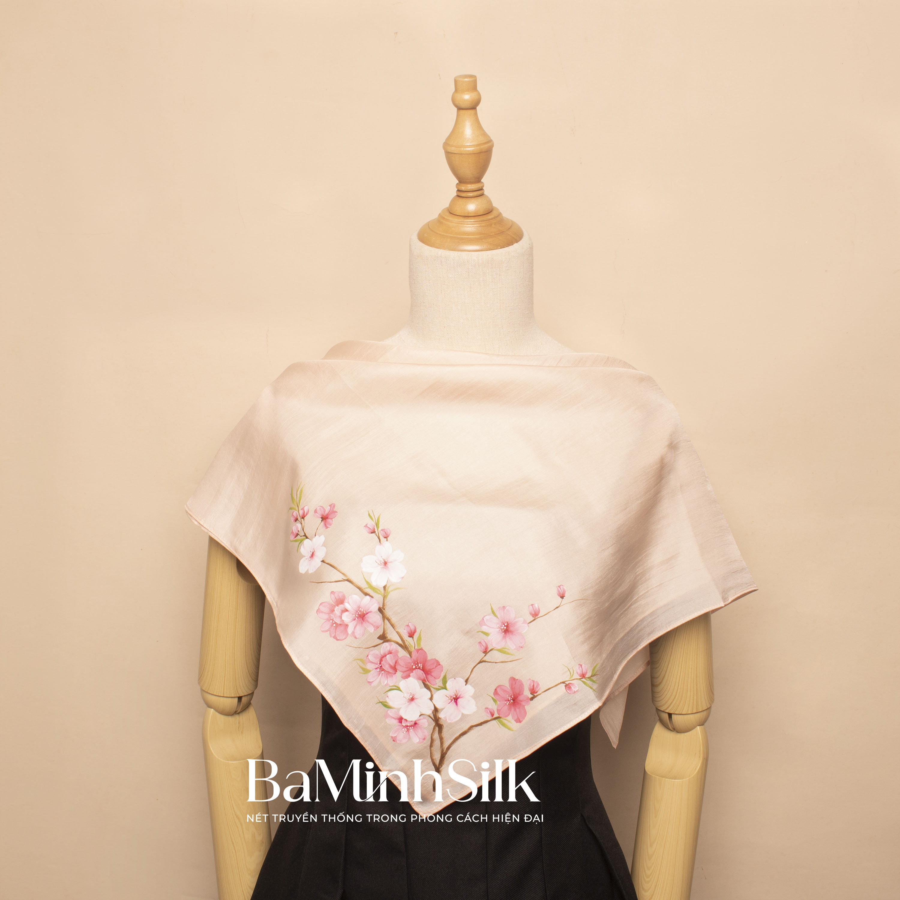khăn lụa vuông 70x70 cành đào hồng phấn
