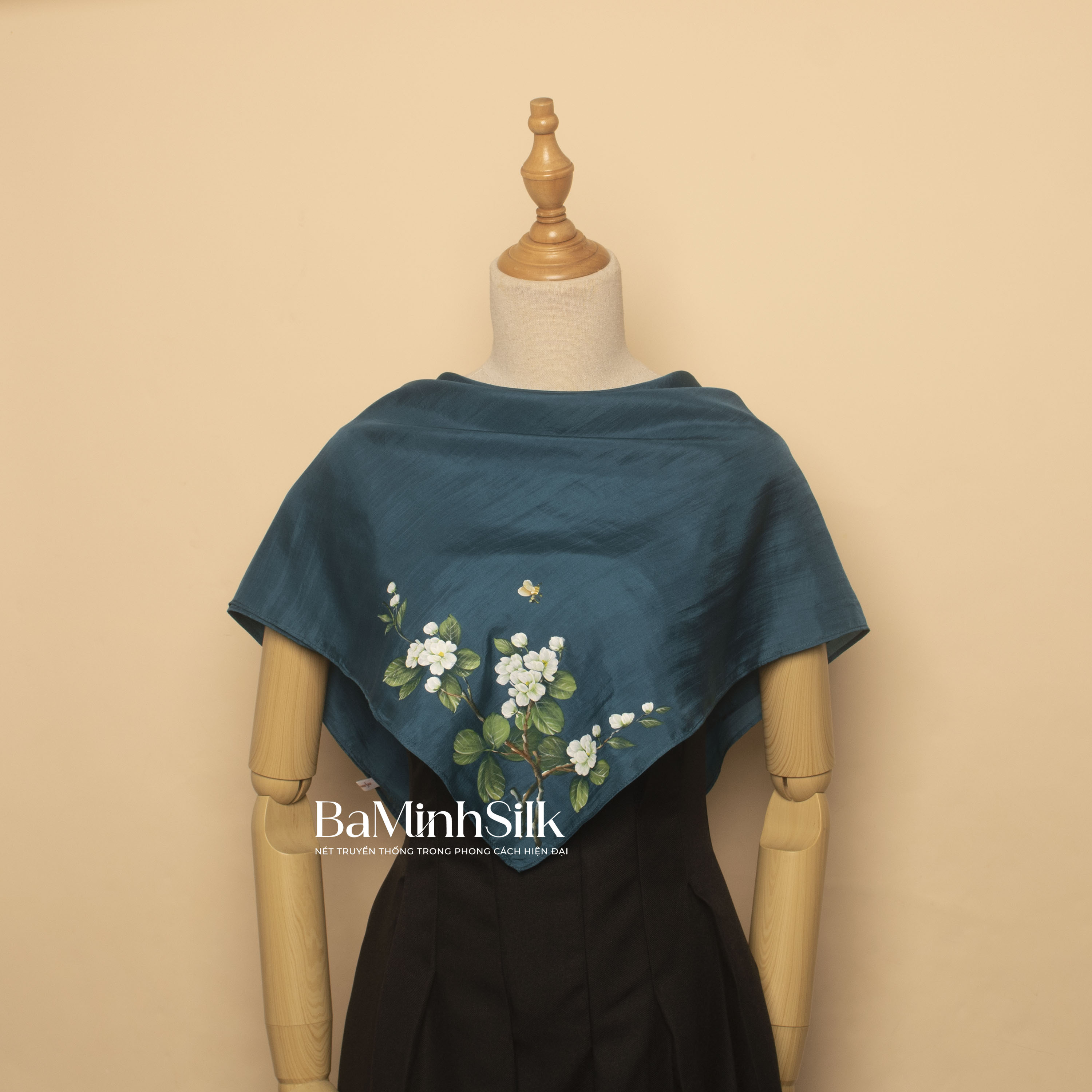 khăn lụa vuông xanh cổ vịt hoa nhài vẽ tay 70x70cm