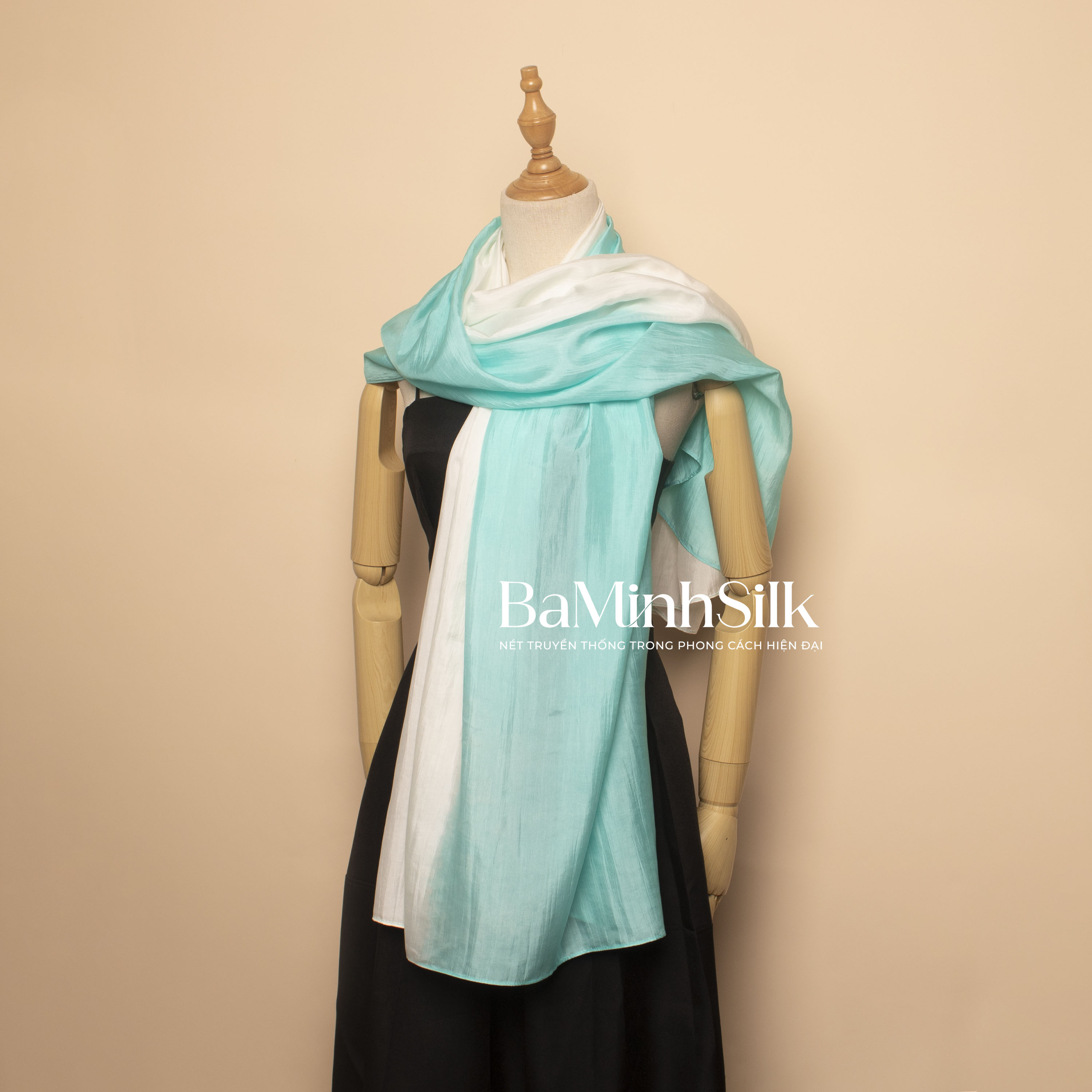 khăn choàng lụa tơ tằm 2 màu trắng xanh mint 2 85x180cm-Bá Minh Silk khăn choàng lụa tơ tằm 2 màu trắng xanh mint 2 85x180cm-Bá Minh Silk