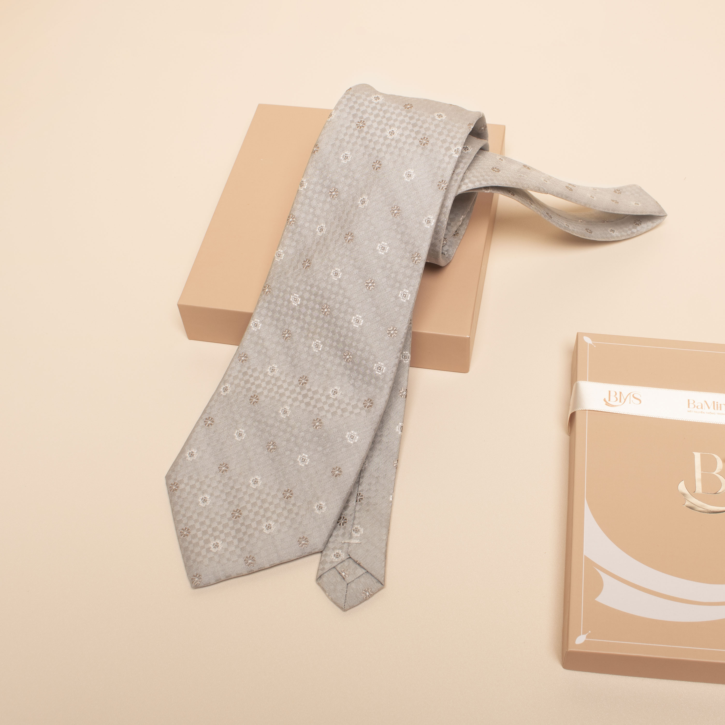 cà vạt lụa tơ tằm cv 19 Bá Minh Silk