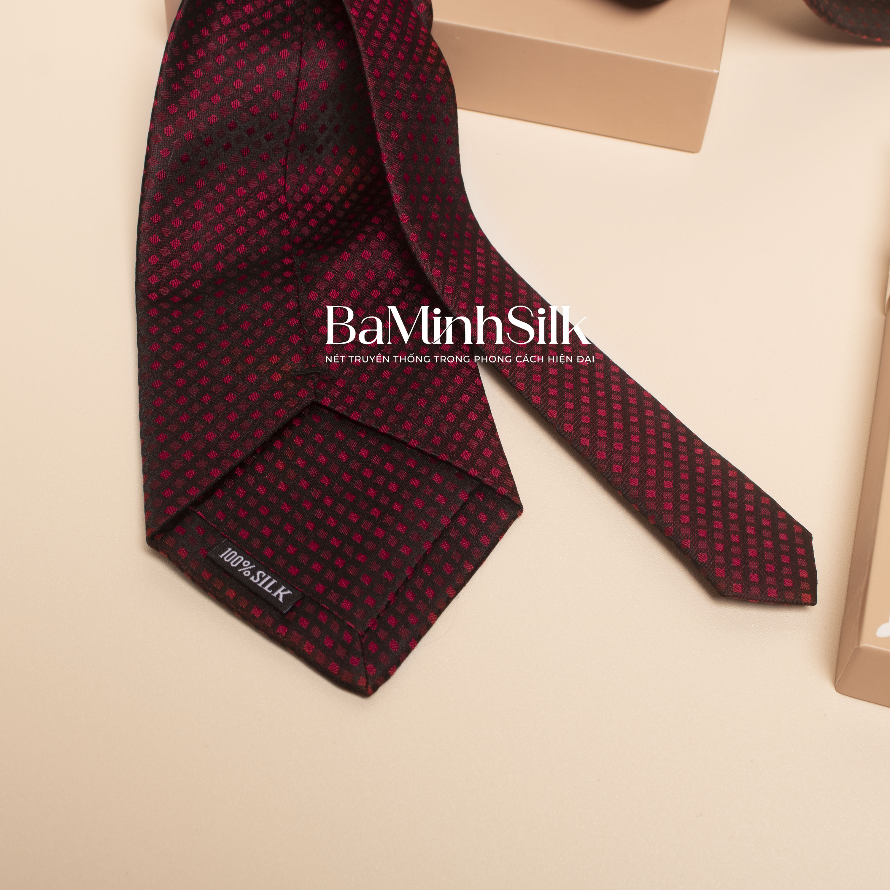 cà vạt lụa tơ tằm cv 23 hoạ tiết ô nhỏ màu đỏ đen - bá minh silk