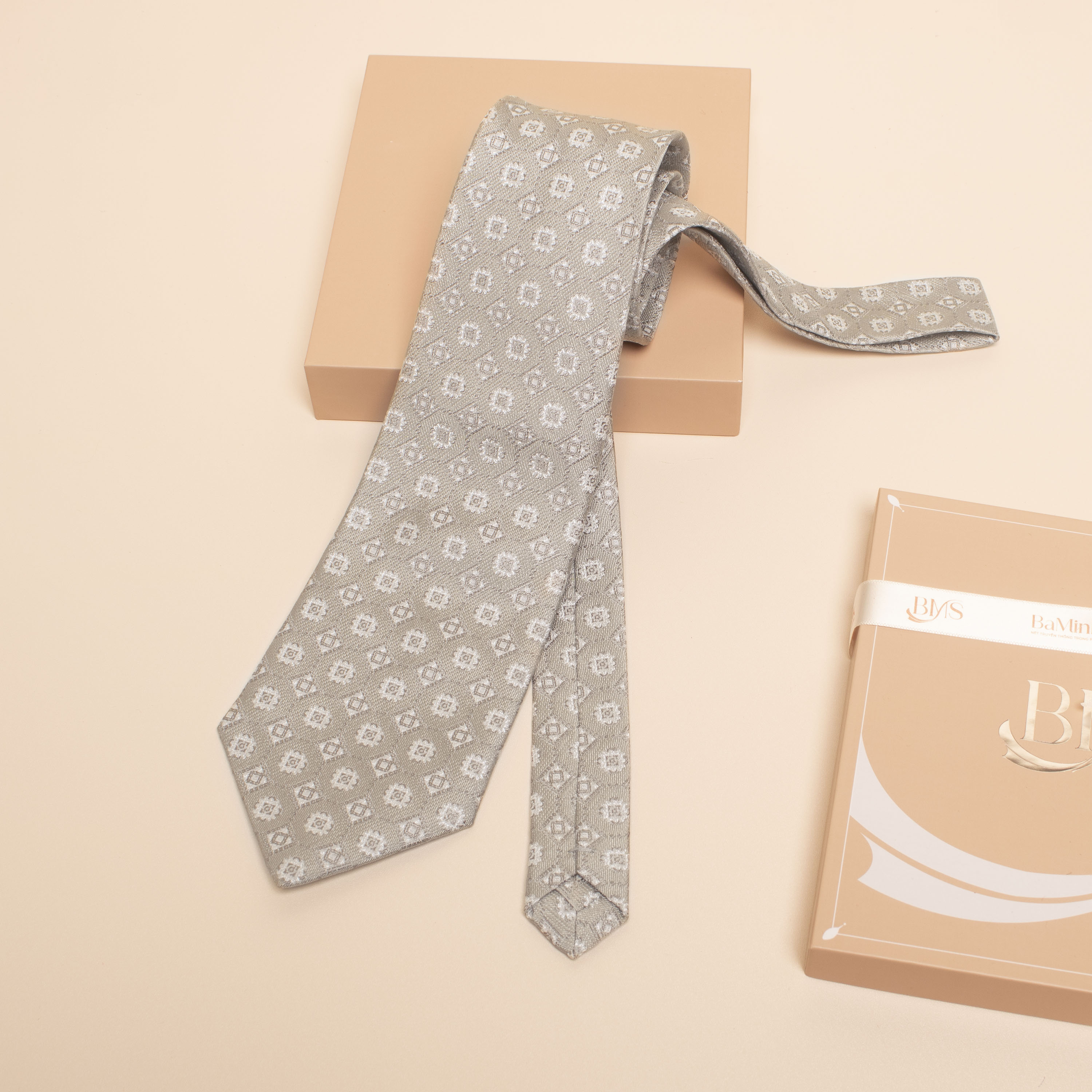 cà vạt lụa tơ tằm cv 35 bá minh silk