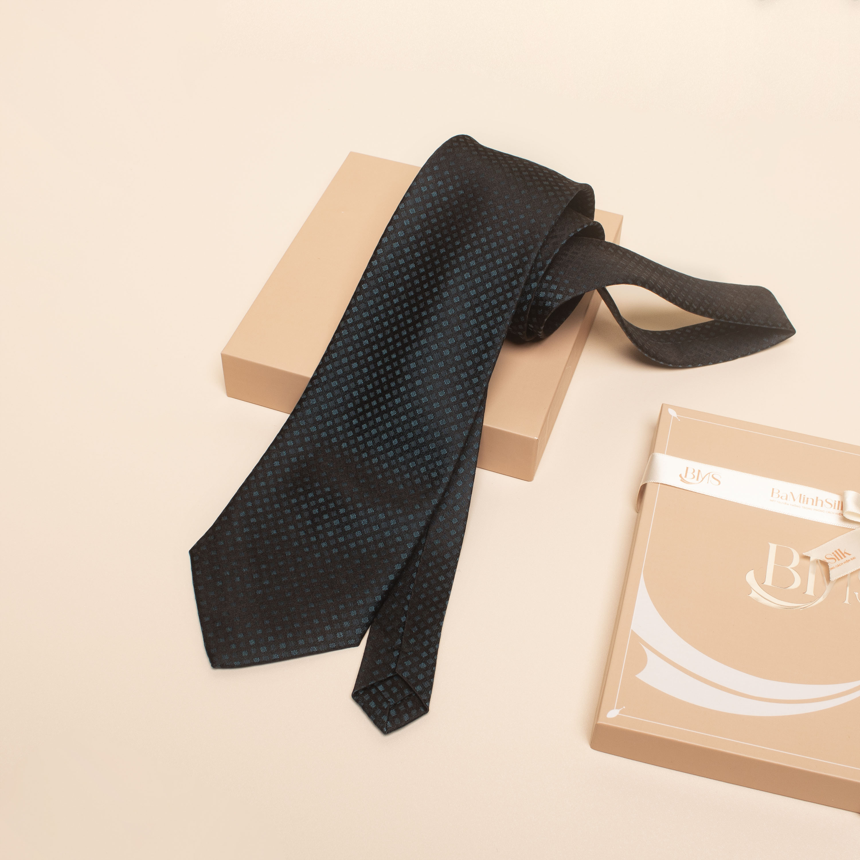cà vạt lụa tơ tằm cv 42 bá minh silk