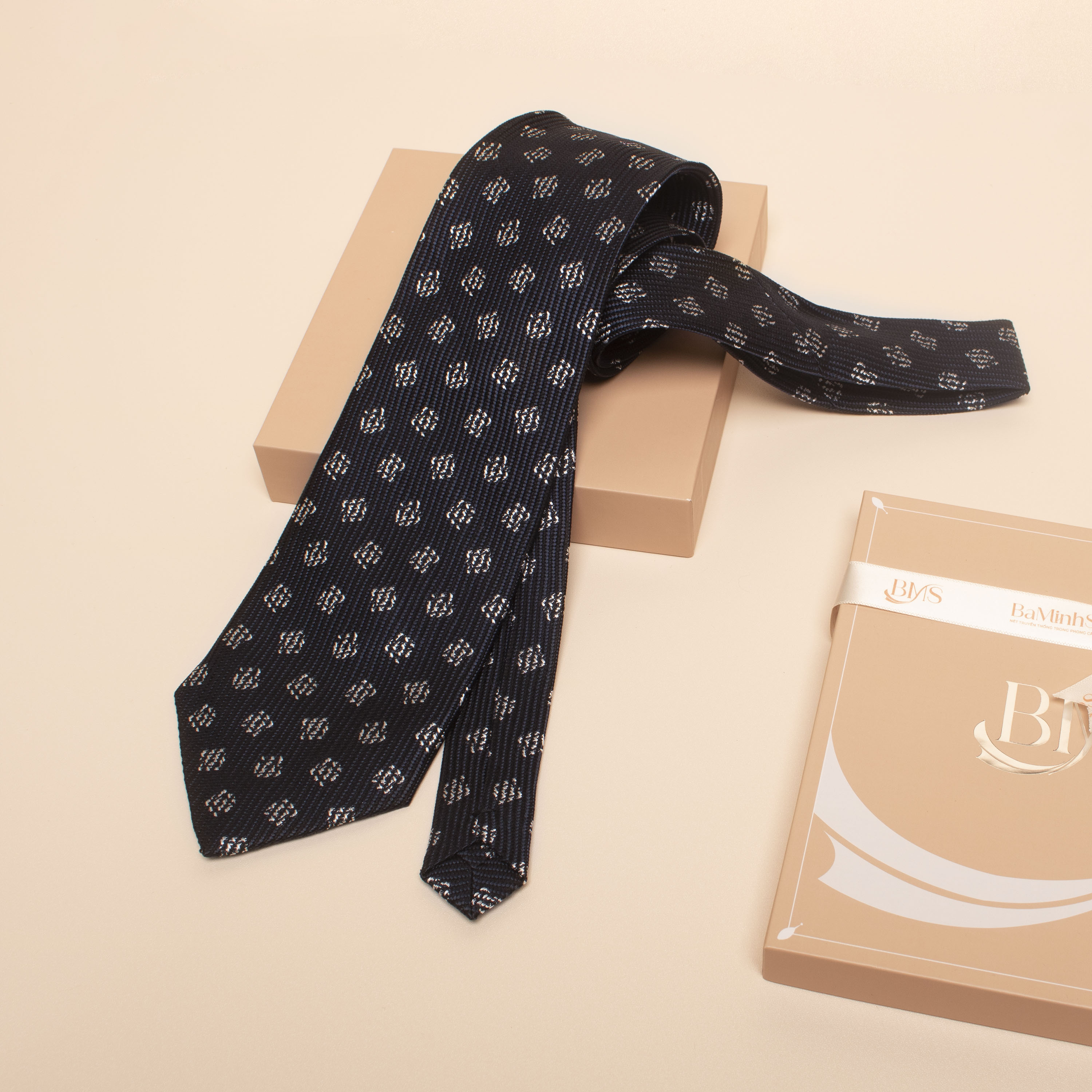 cà vạt lụa tơ tằm cv 48 của Bá Minh Silk
