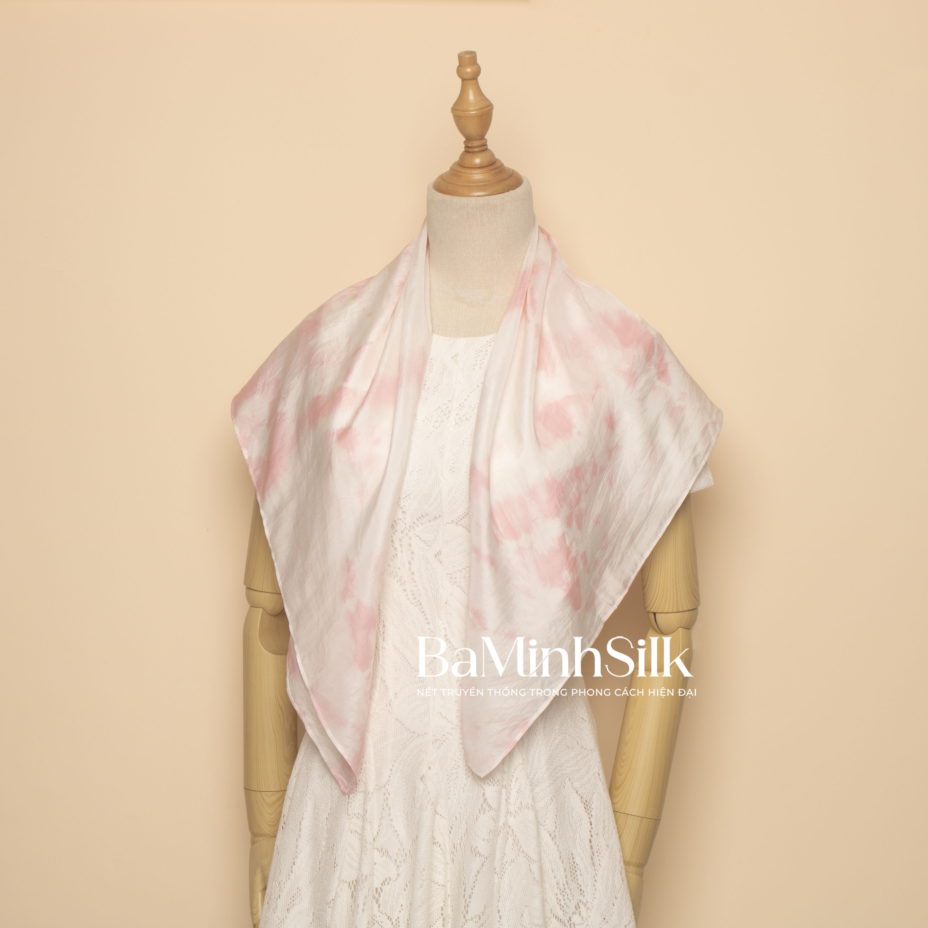 khăn lụa vuông shibori 80x80cm màu hồng