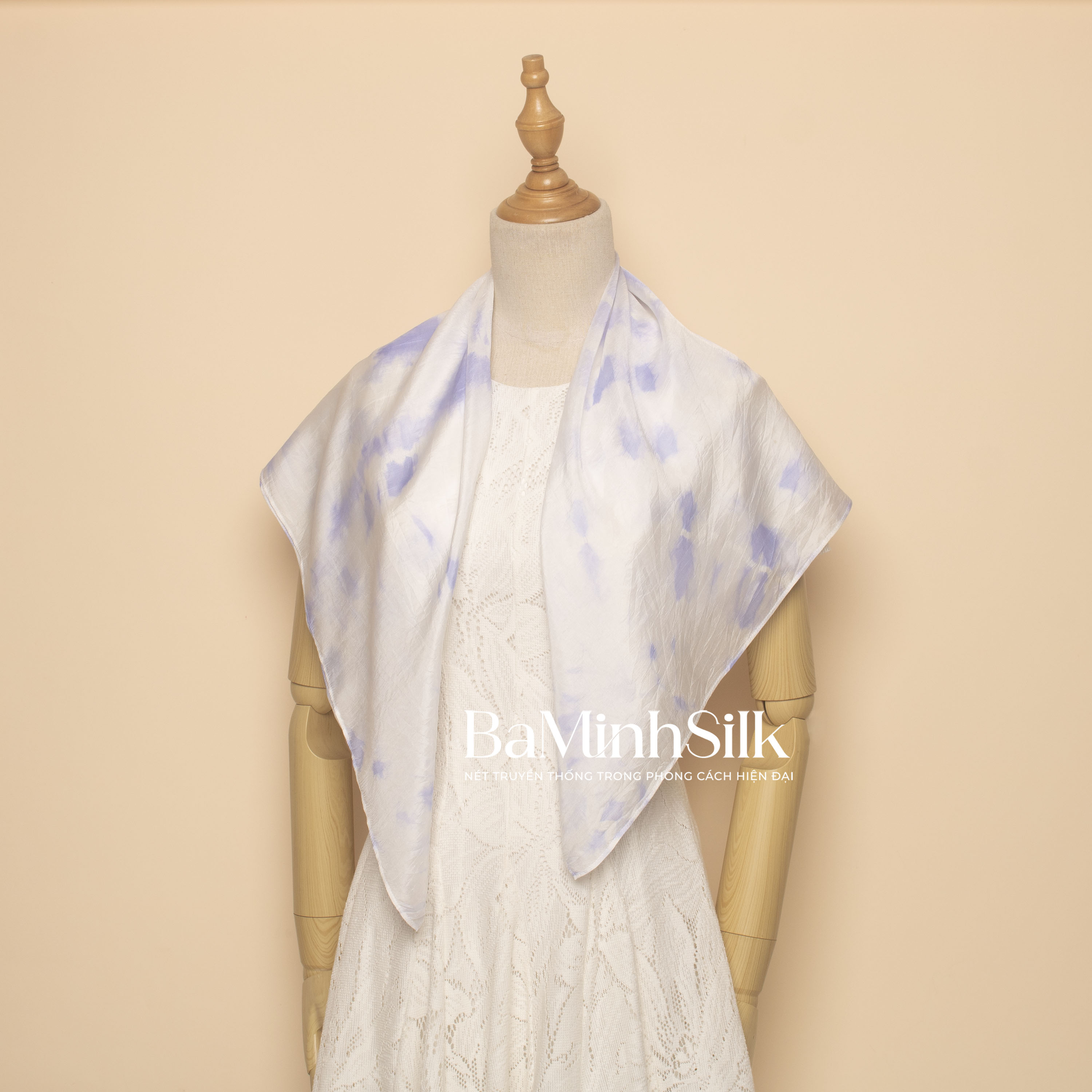 khăn lụa vuông shibori 80x80cm màu xanh dương
