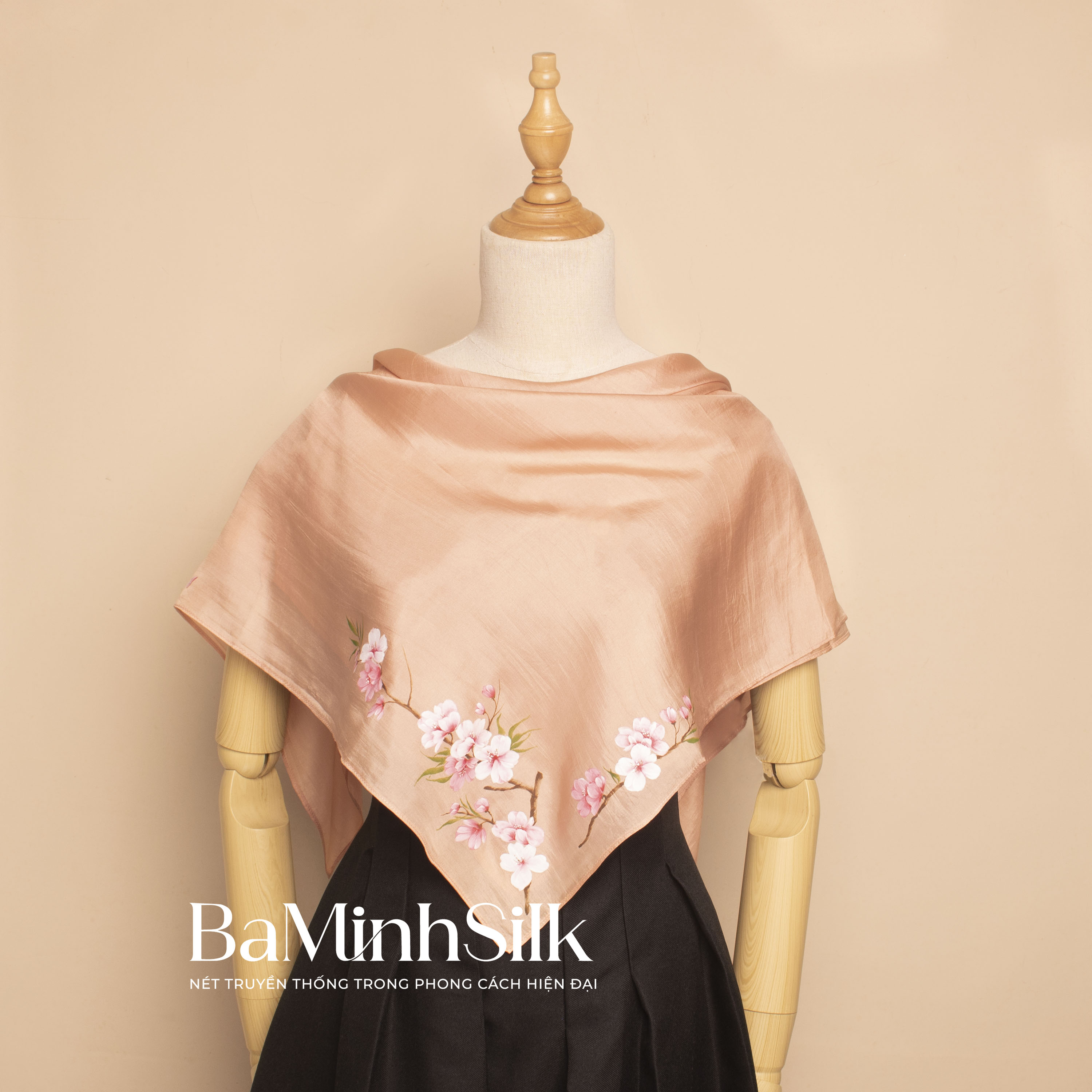 Khăn lụa vuông cành đào cao cấp