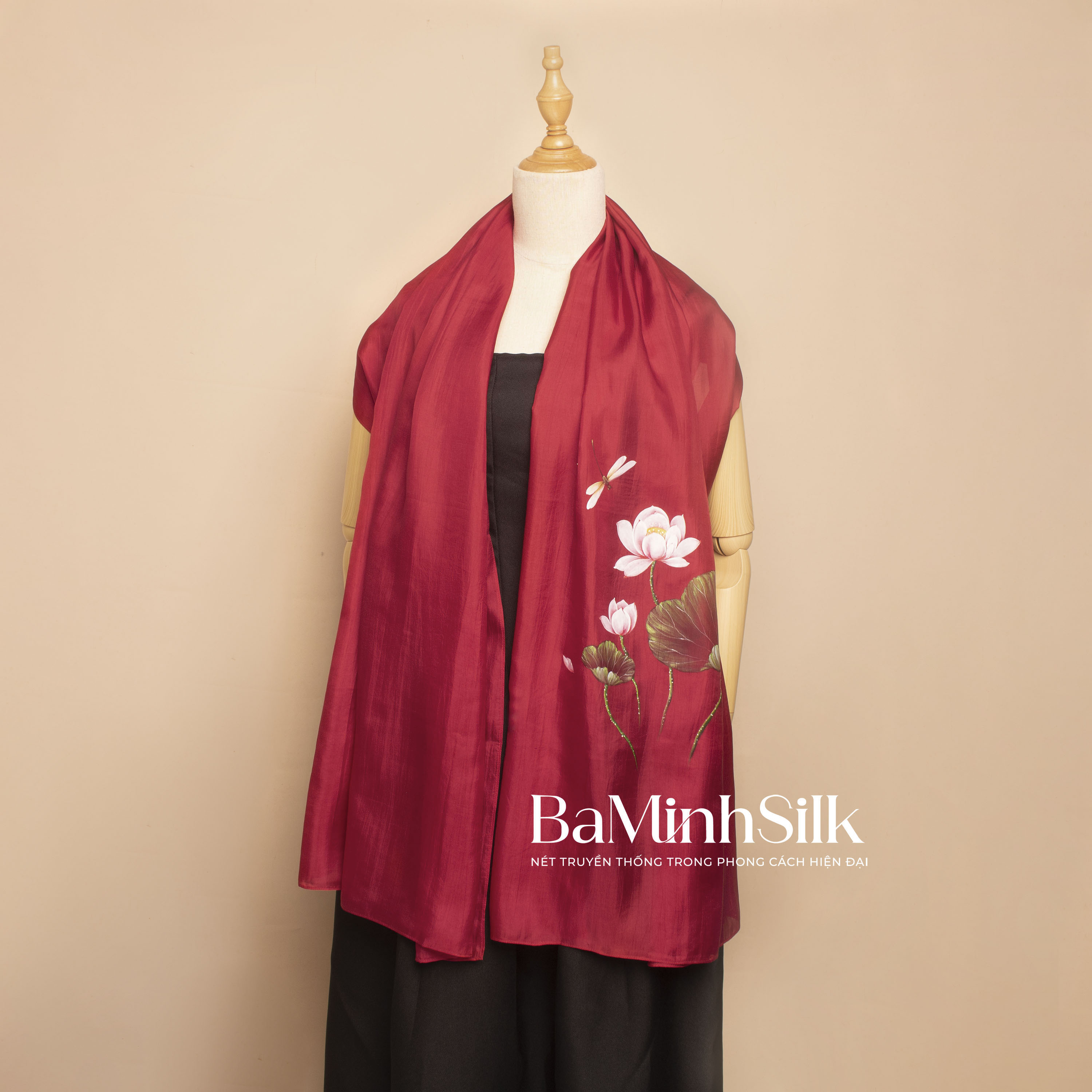 khăn lụa dài đỏ hoa sen