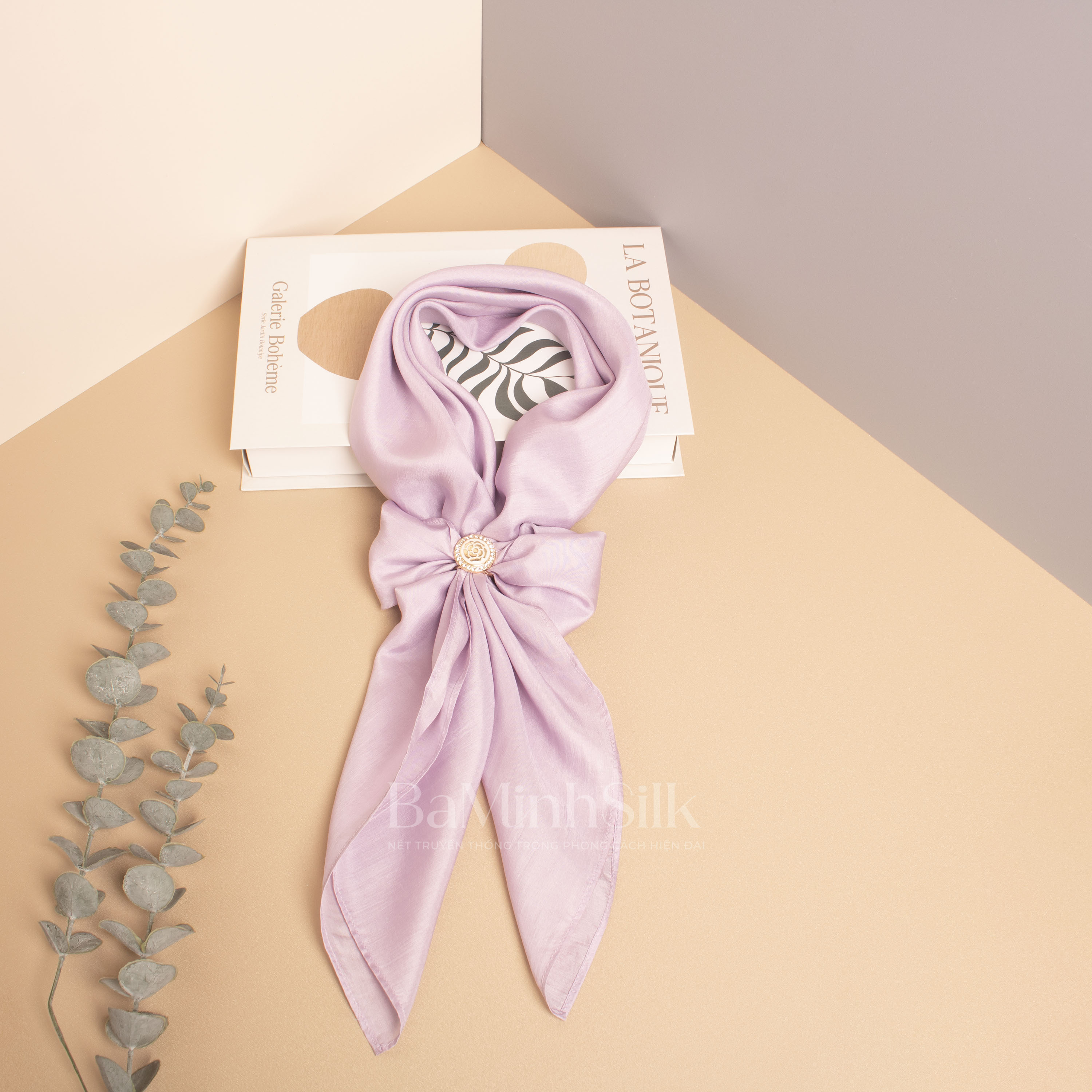 khăn lụa vuông 80x80cm màu tím khăn lụa vuông 80x80cm màu tím