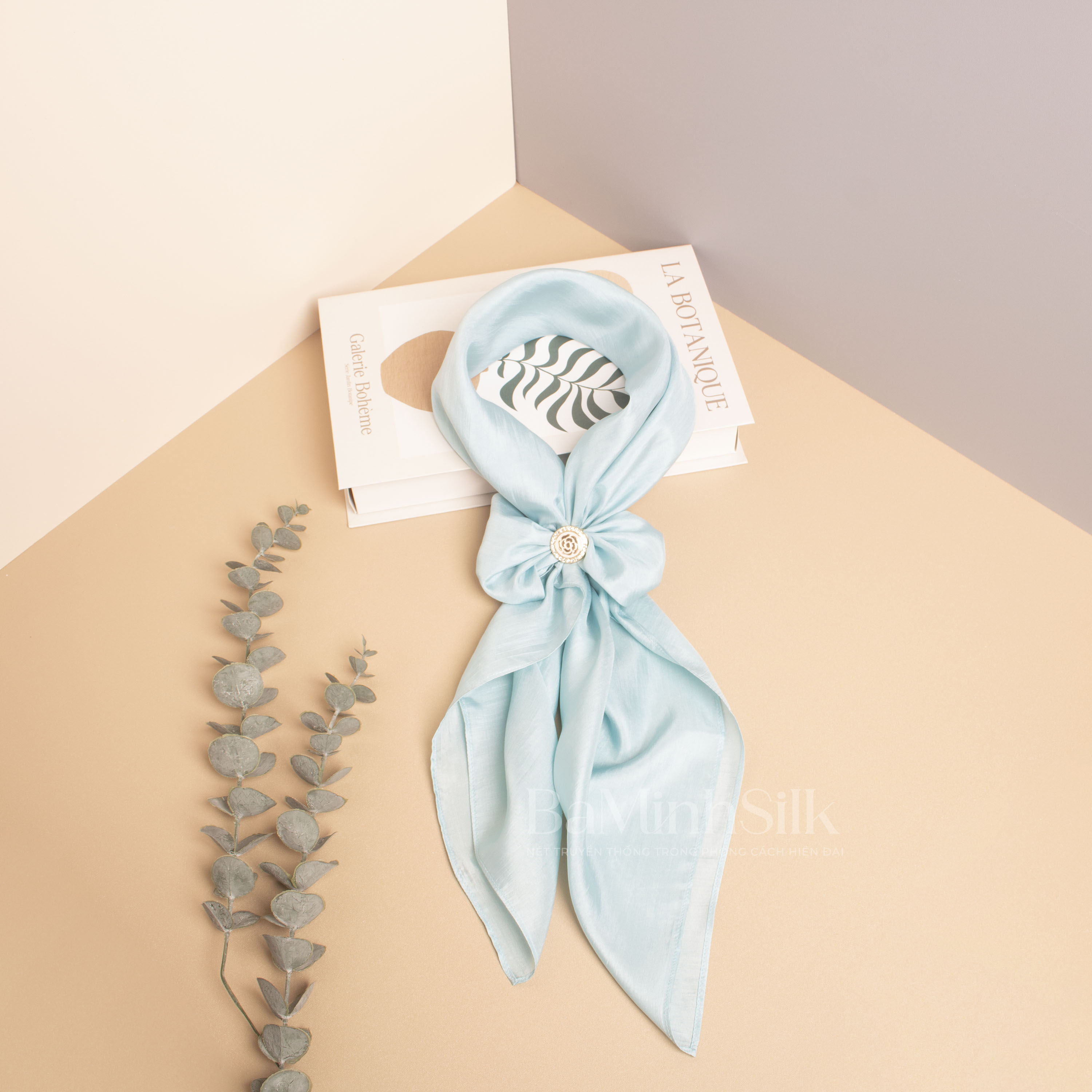 khăn lụa vuông 80x80cm màu xanh mint khăn lụa vuông 80x80cm màu xanh mint
