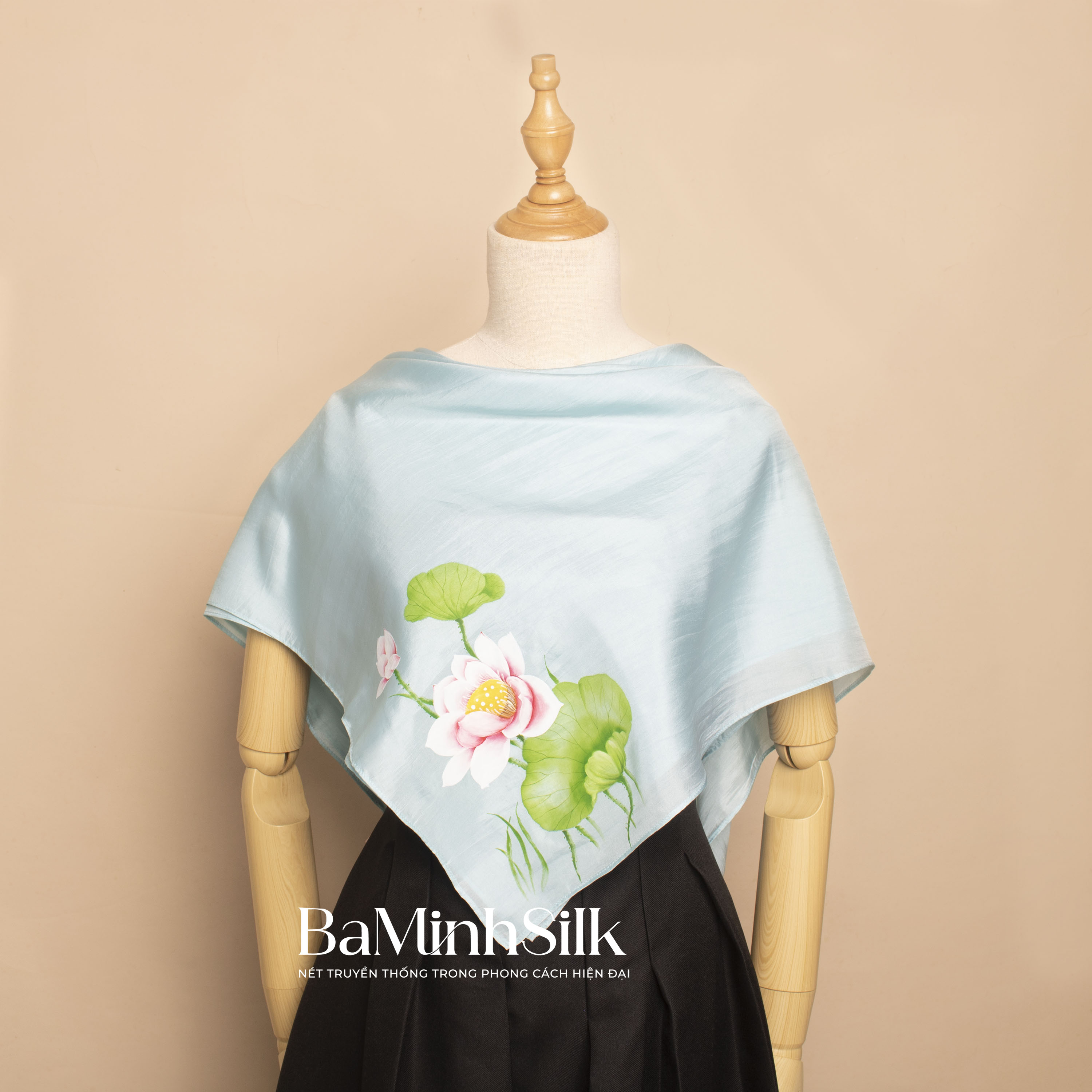 khăn lụa vuông xanh mint hoa sen 80x80