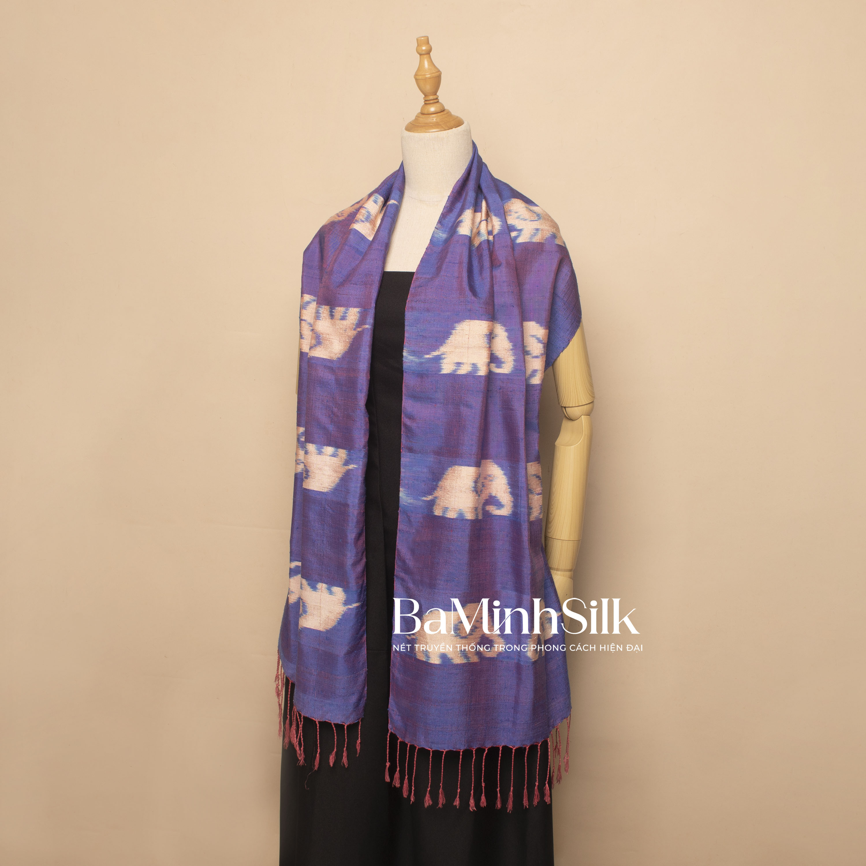 Khăn thổ cẩm ikat con voi - khăn tơ tằm thổ cẩm cao cấp của Bá Minh Silk