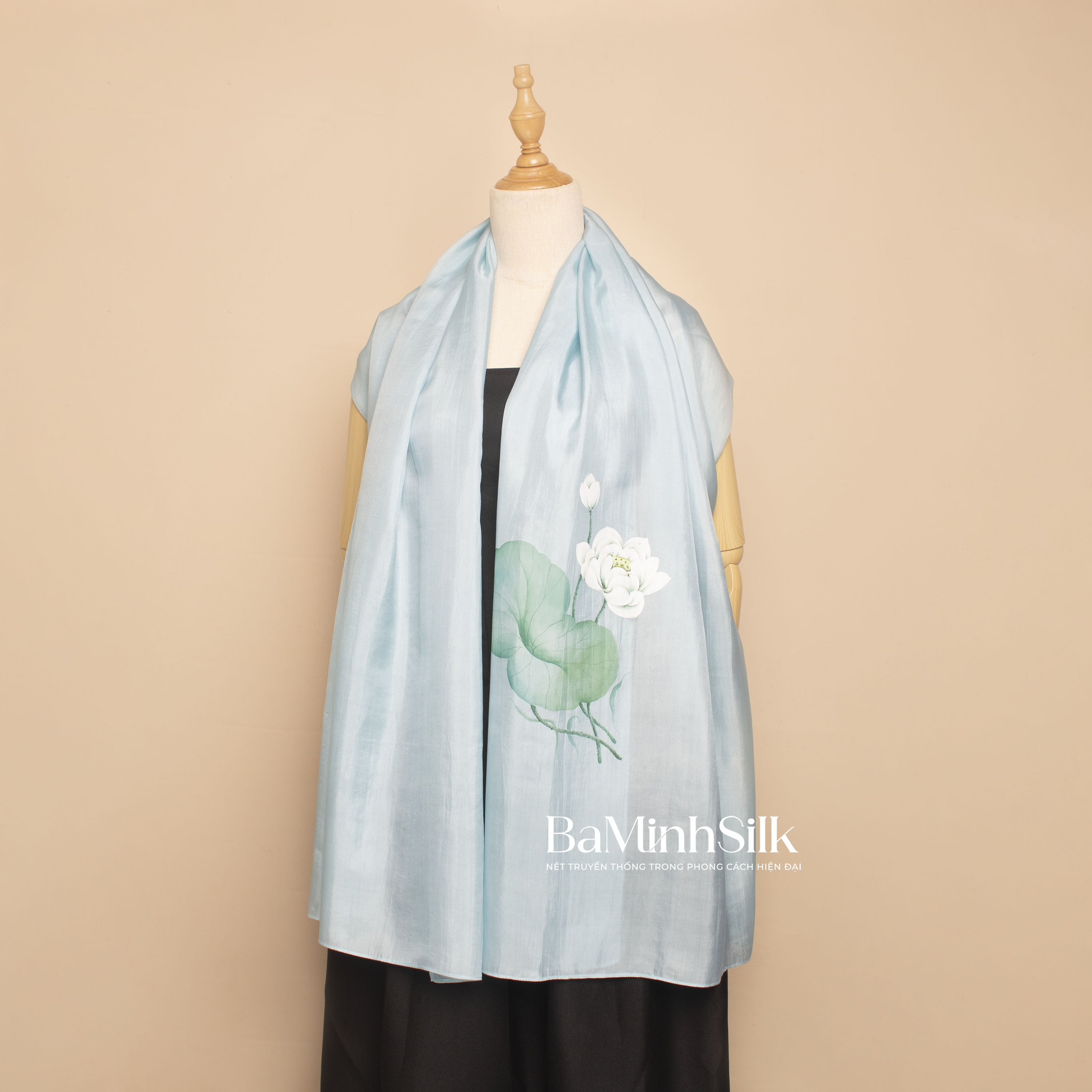 khăn lụa dài xanh mint hoa sen ngọc khăn lụa dài xanh mint hoa sen ngọc