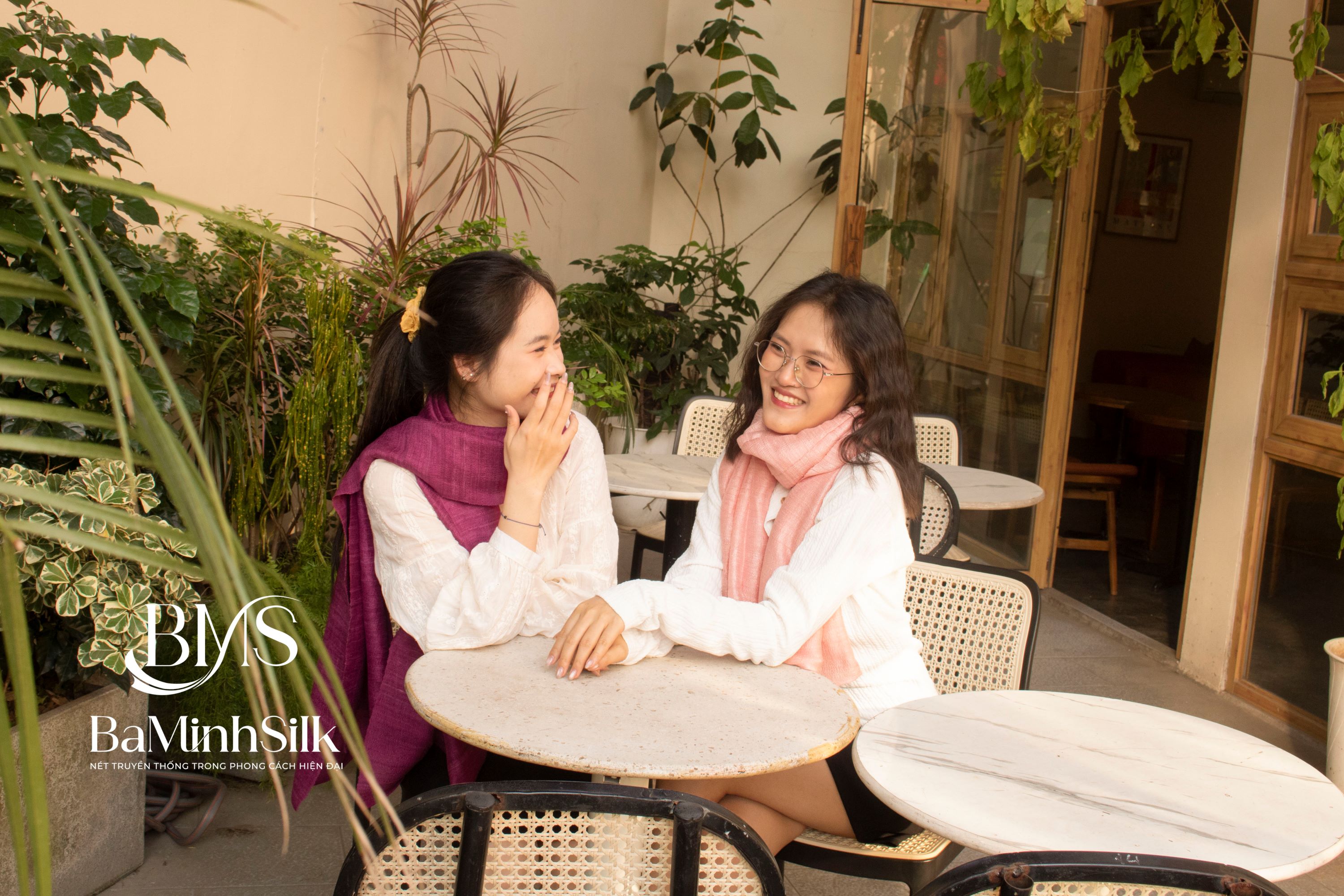 Khăn quàng đũi tơ tằm mềm nhẹ, ấm áp của Bá Minh Silk