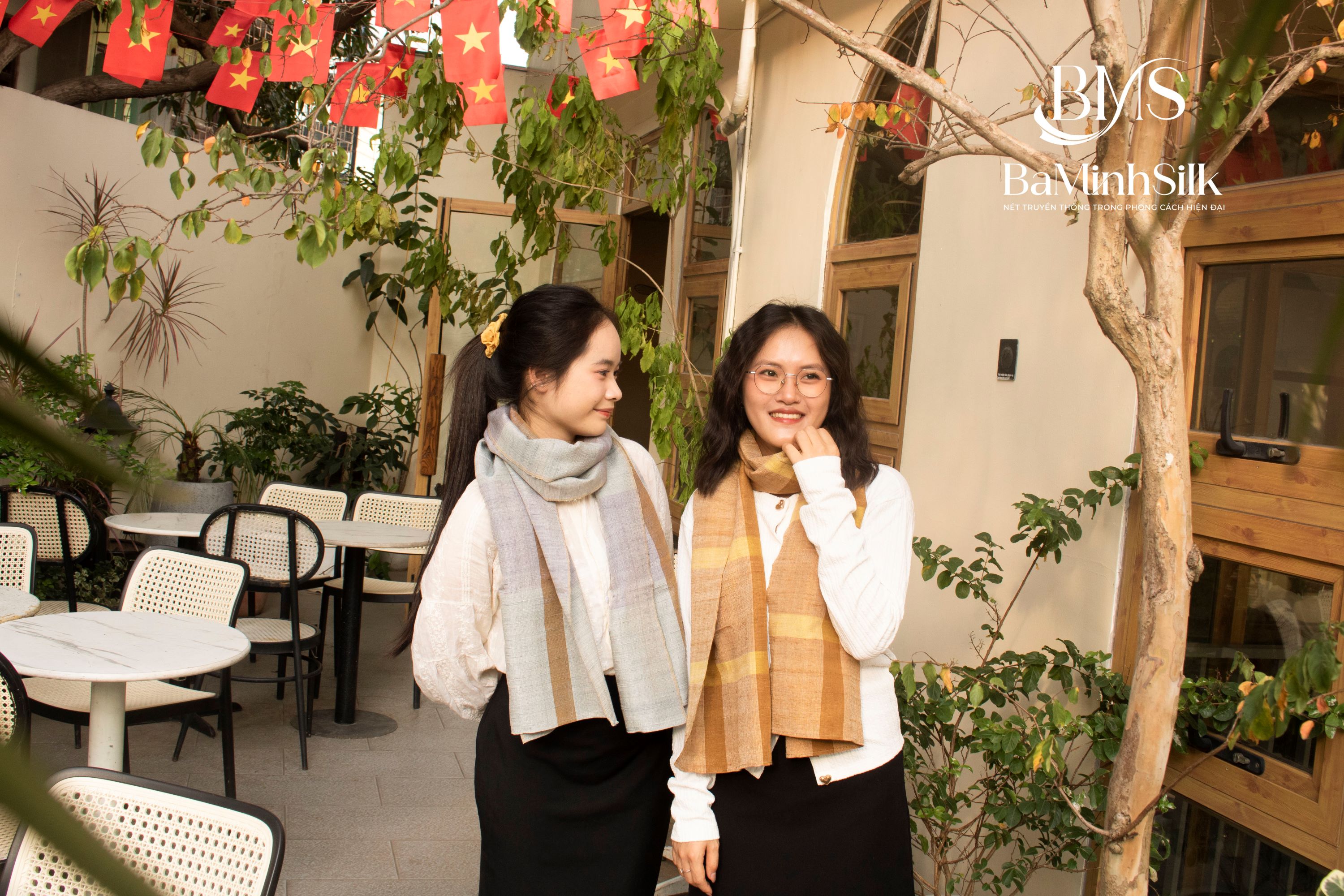 quàng khăn đũi tơ tằm kẻ ô - Bá Minh Silk