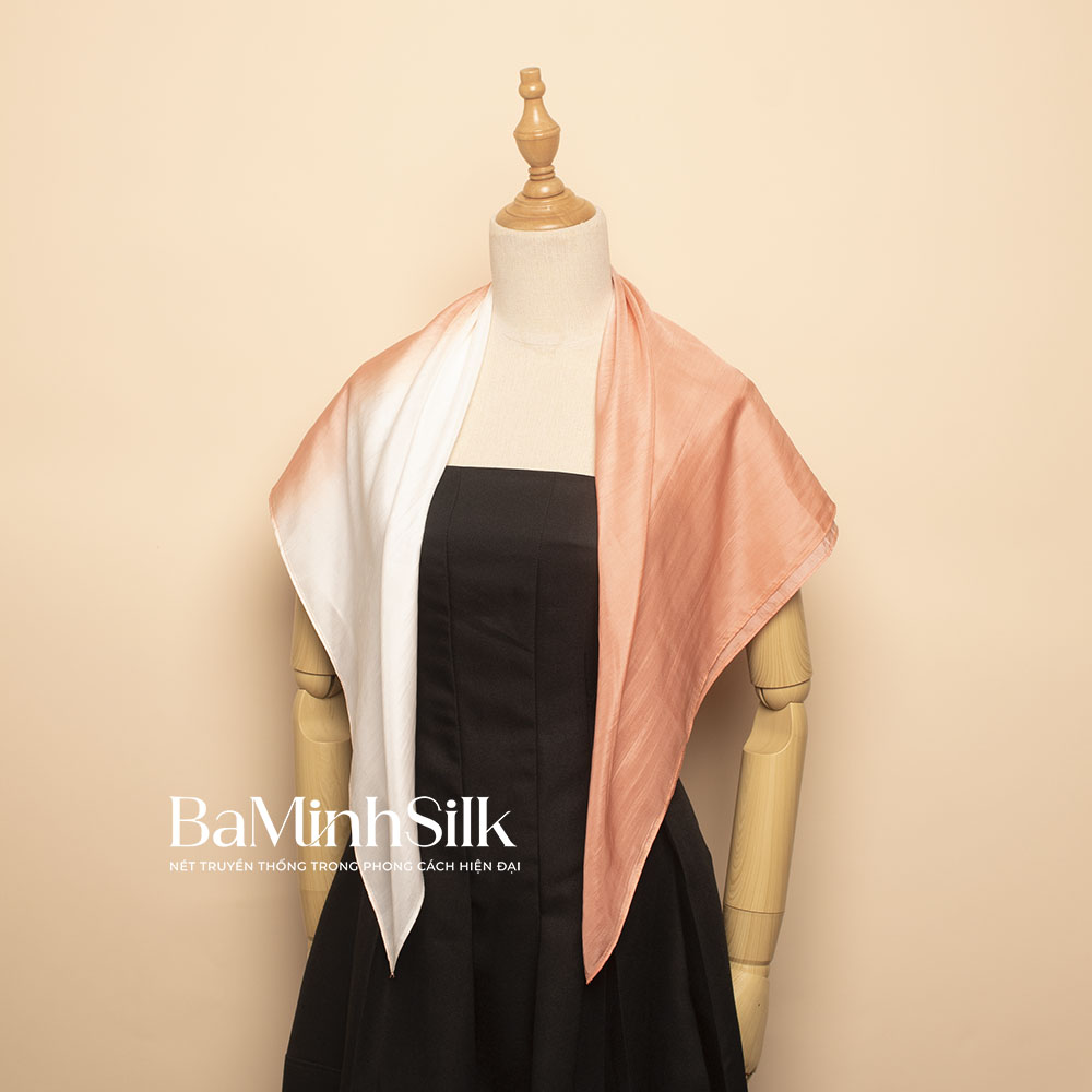 khăn lụa vuông 2 màu trắng hồng 80x80cm