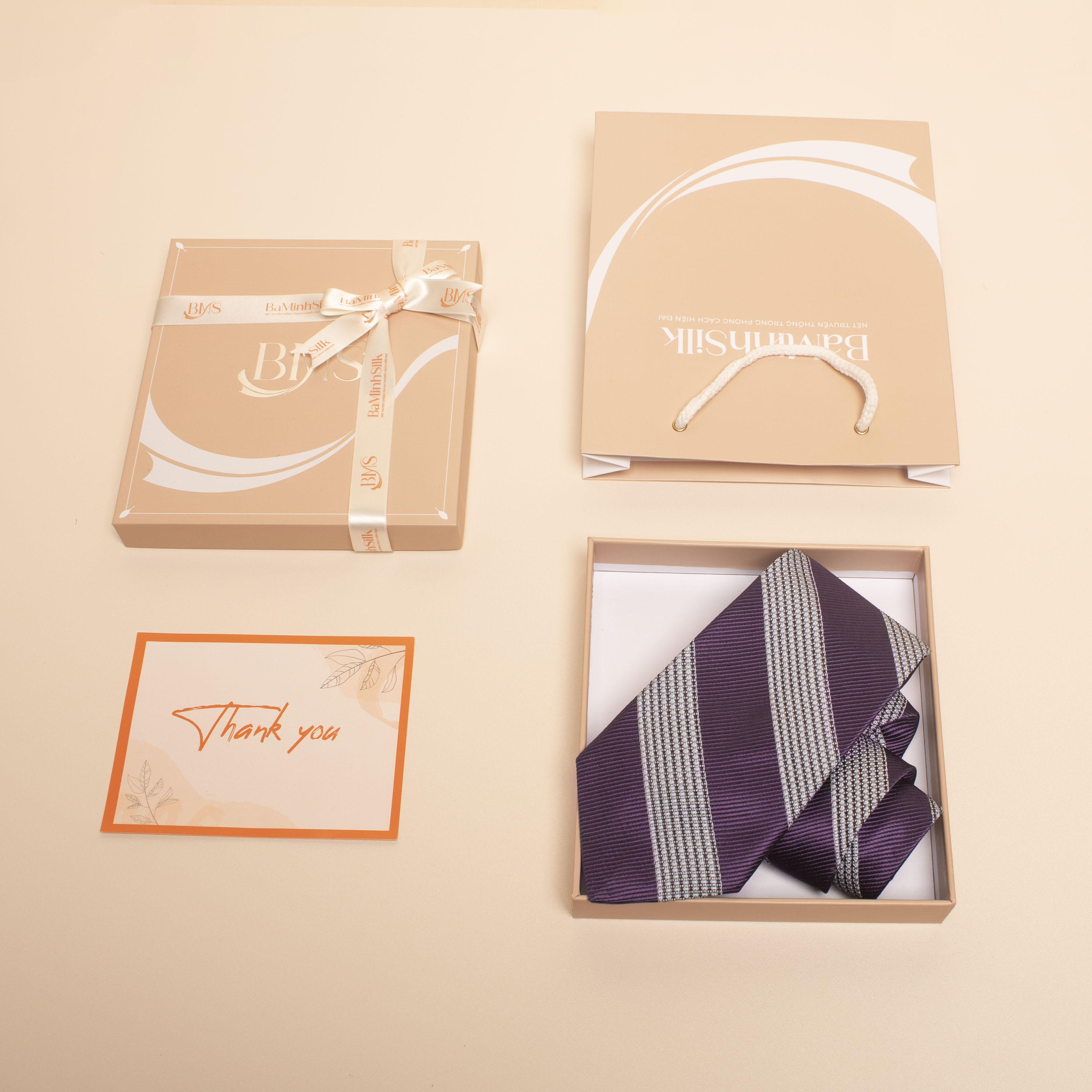 cách đóng gói cà vạt lụa tơ tằm cv63