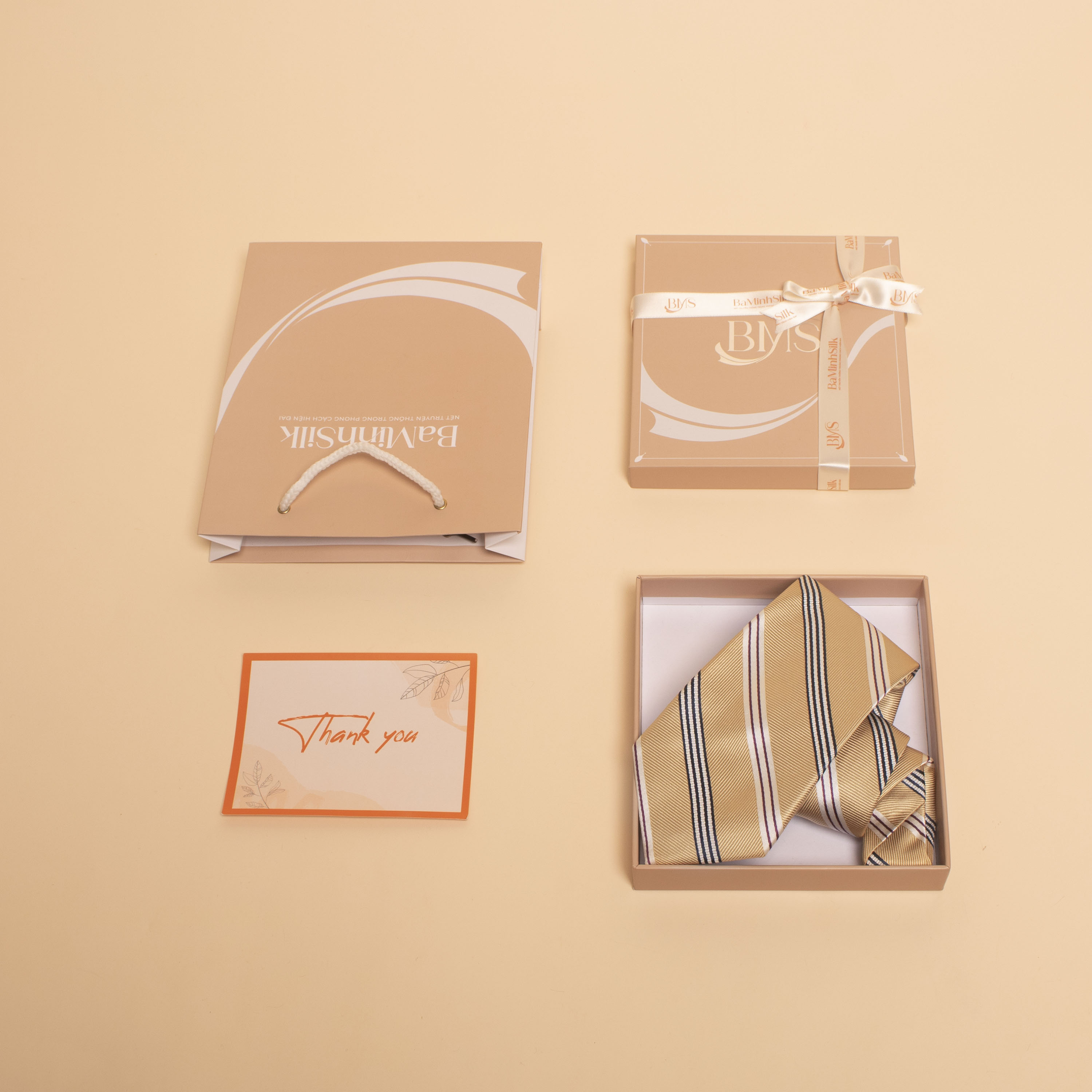 cách đóng gói cà vạt lụa tơ tằm cv68