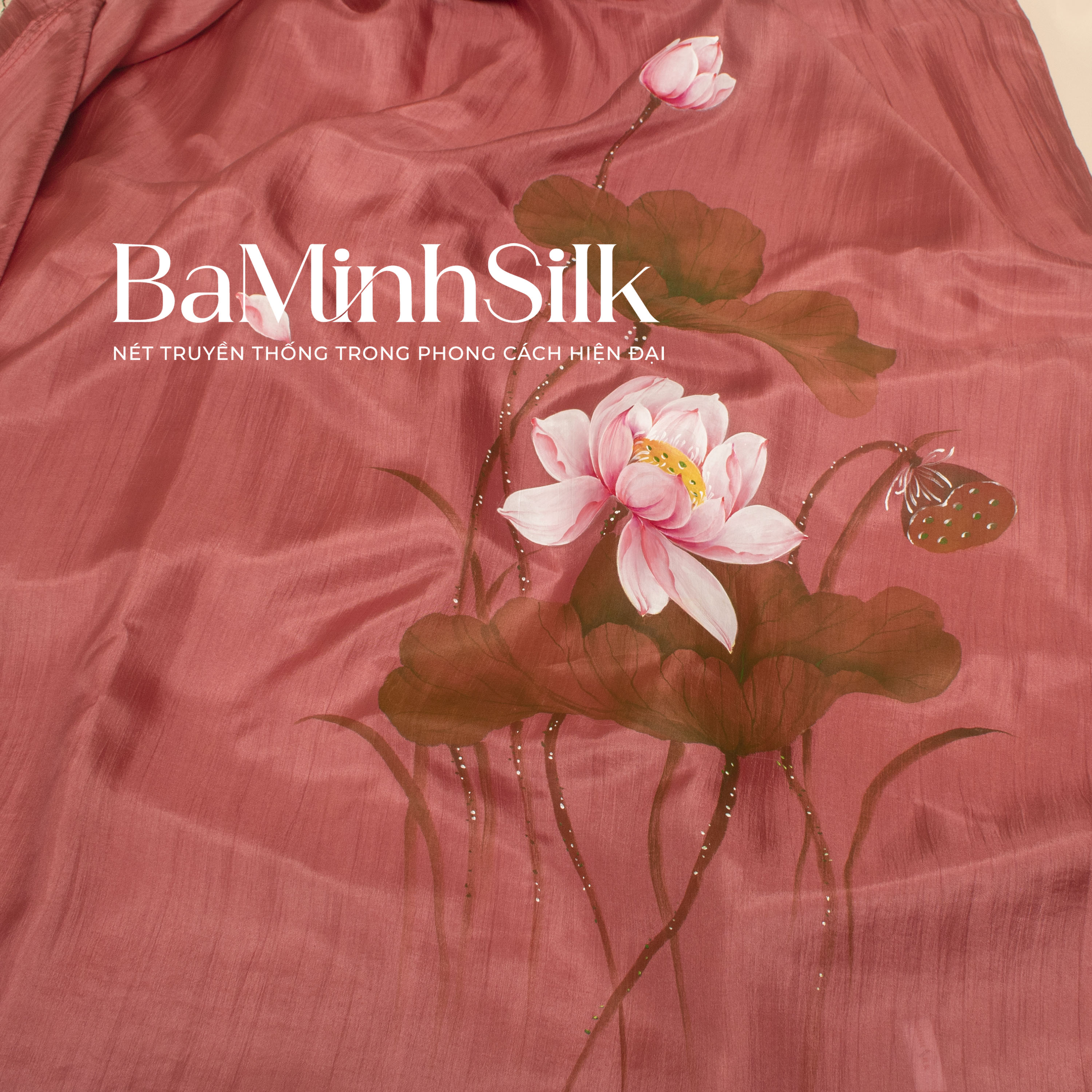 hoạ tiết khăn choàng lụa dài màu hồng Hồng Liên vẽ tay 85x180cm