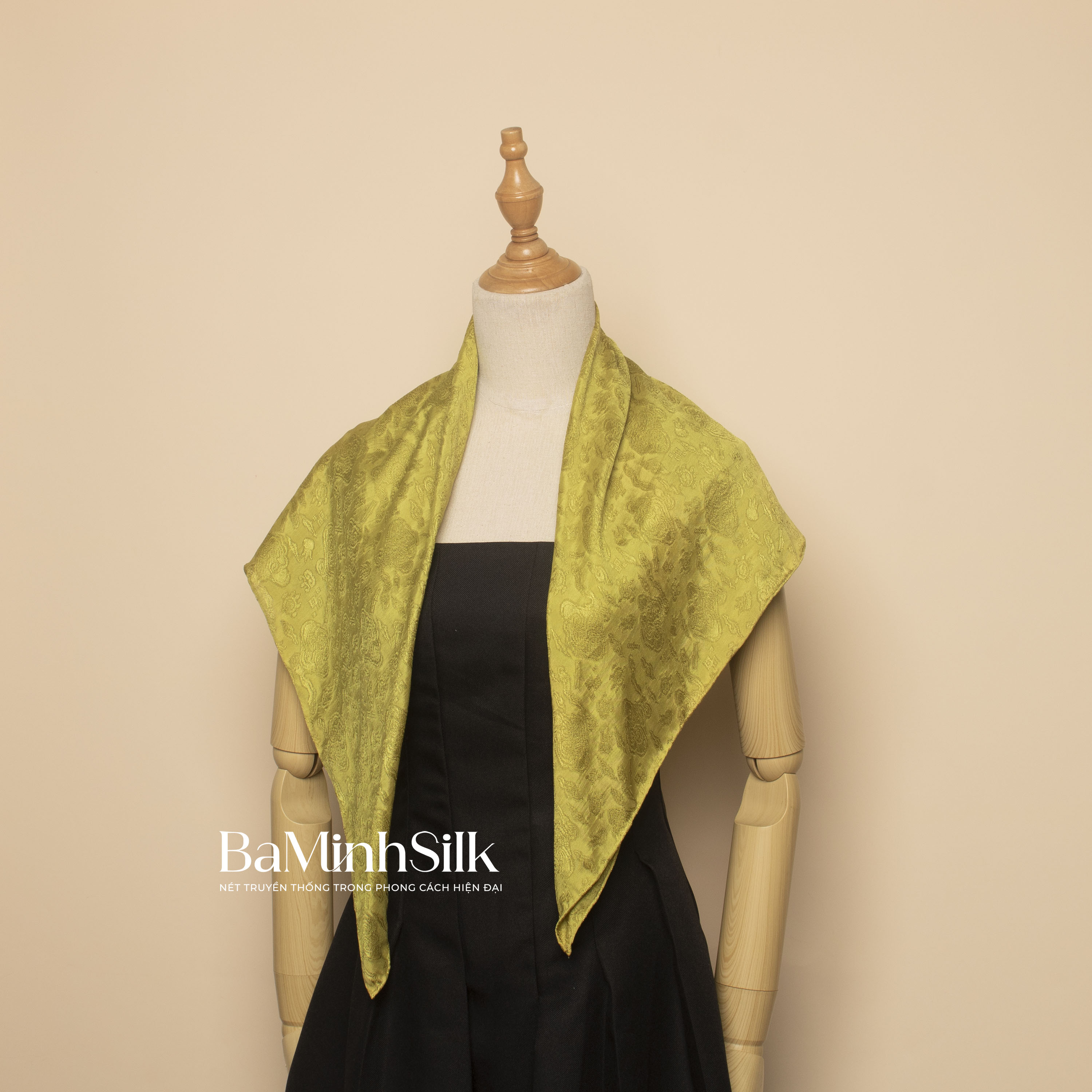 khăn lụa vân vuông hoạ tiết vân mây 80x80cm màu vàng cỏ úa