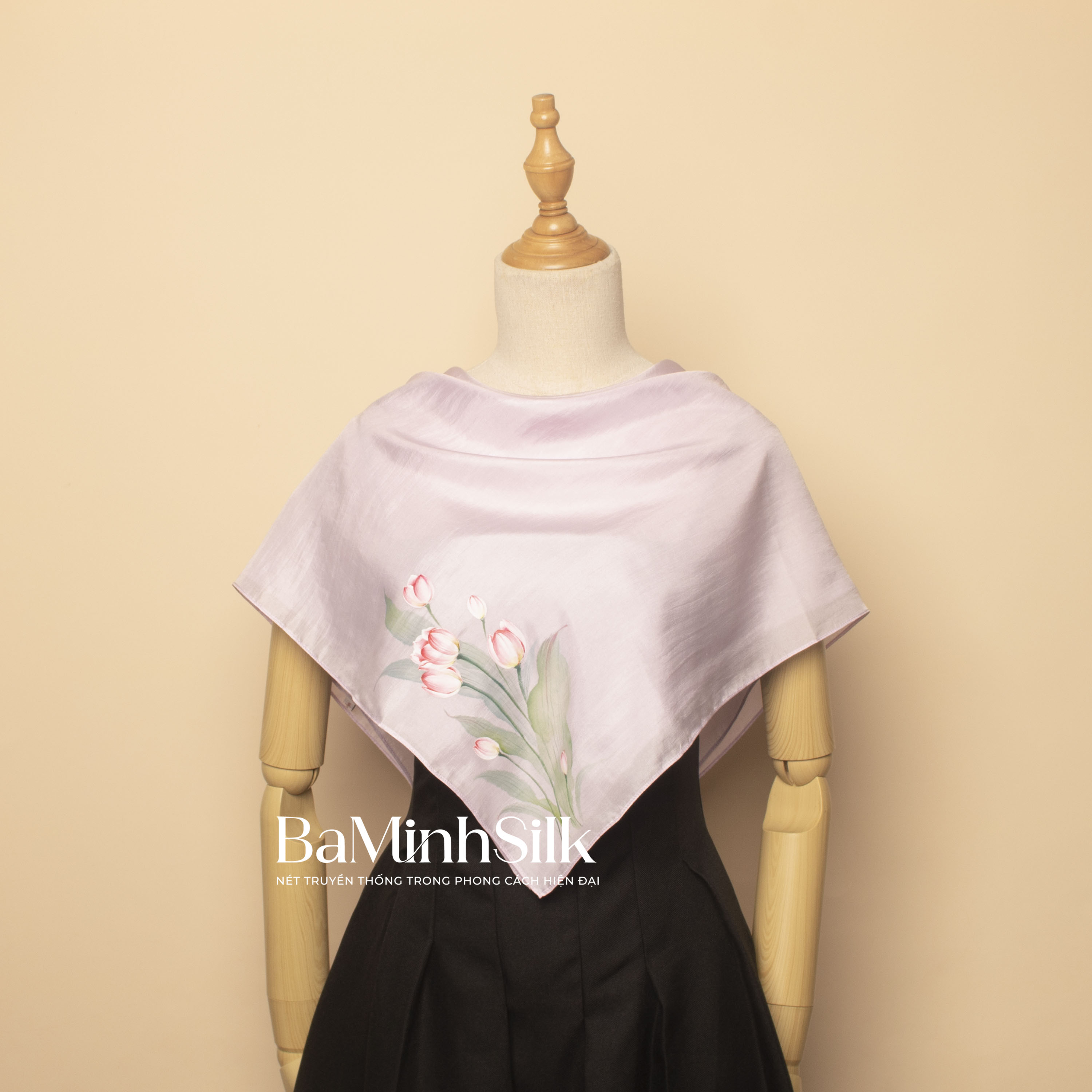 khăn lụa vuông 70x70cm màu tím vẽ tay hoa tulip