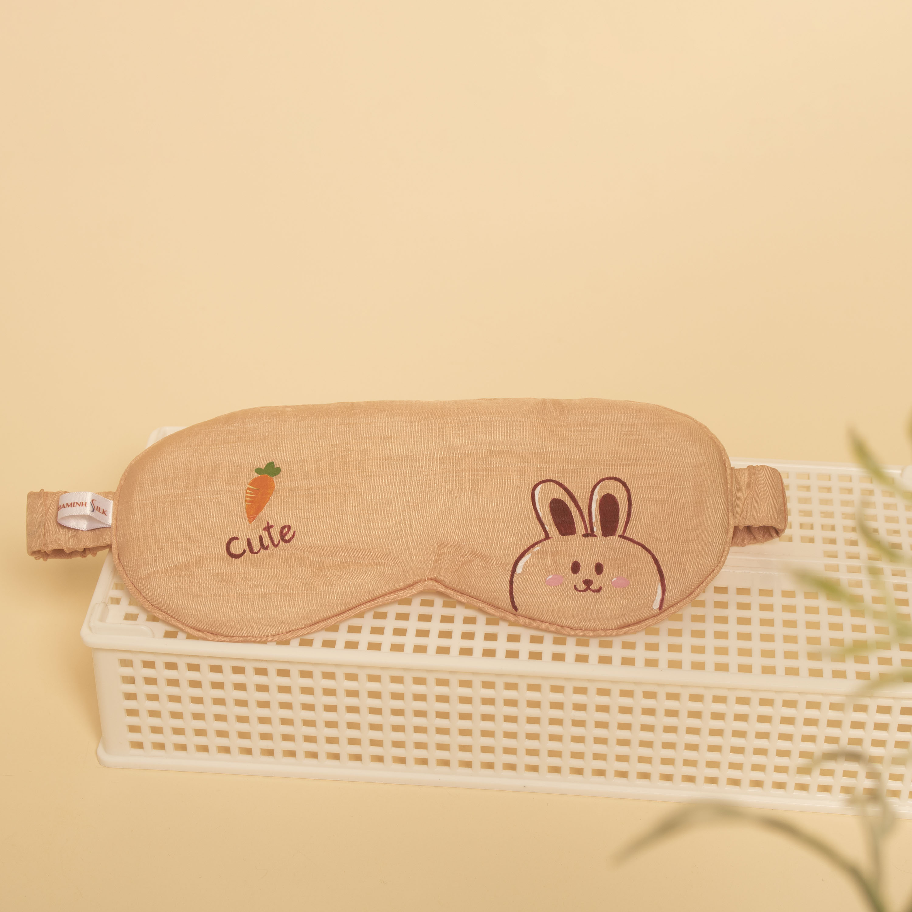 bịt mắt lụa hồng vỏ đỗ thỏ con vẽ tay