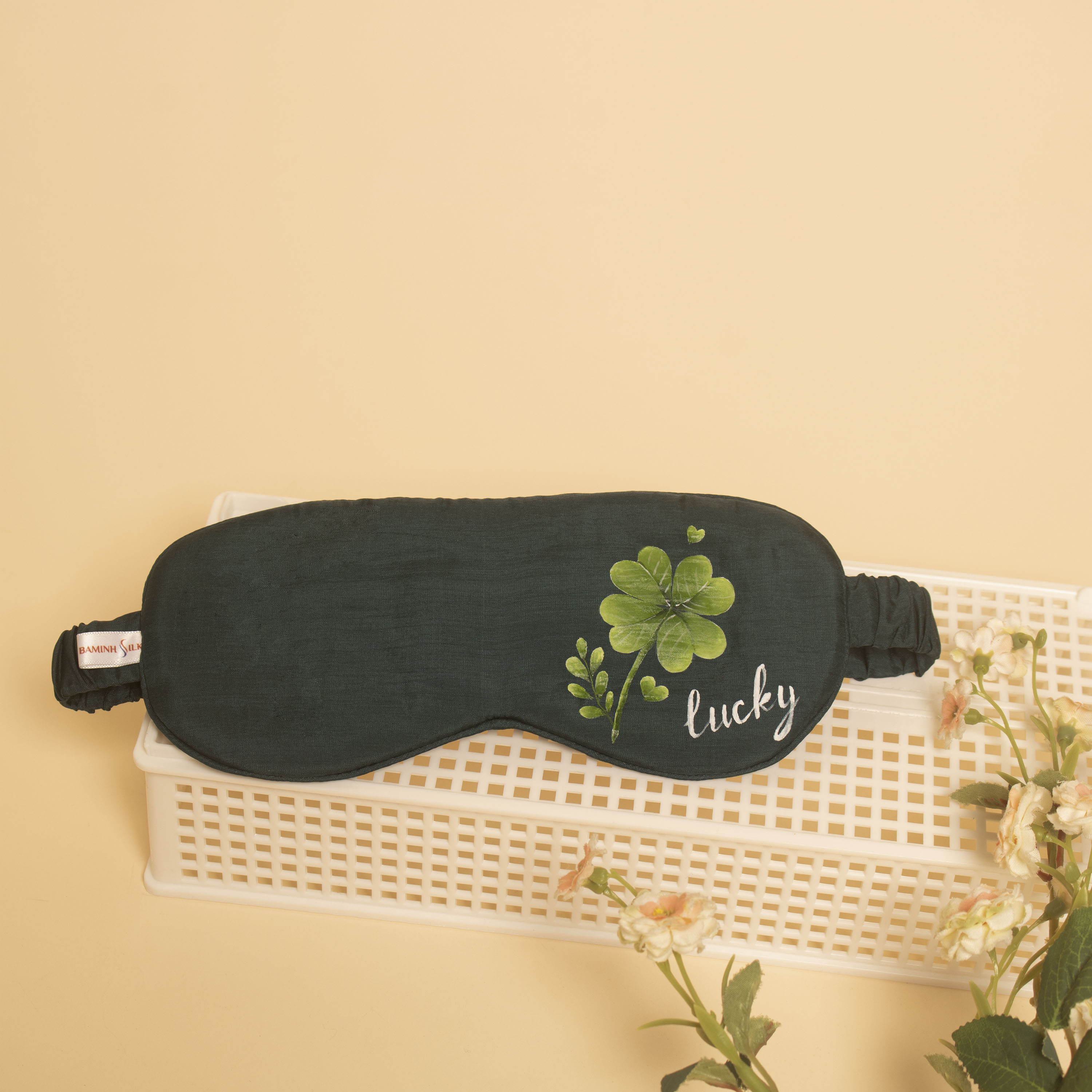 bịt mắt lụa vẽ cỏ may mắn xanh cổ vịt