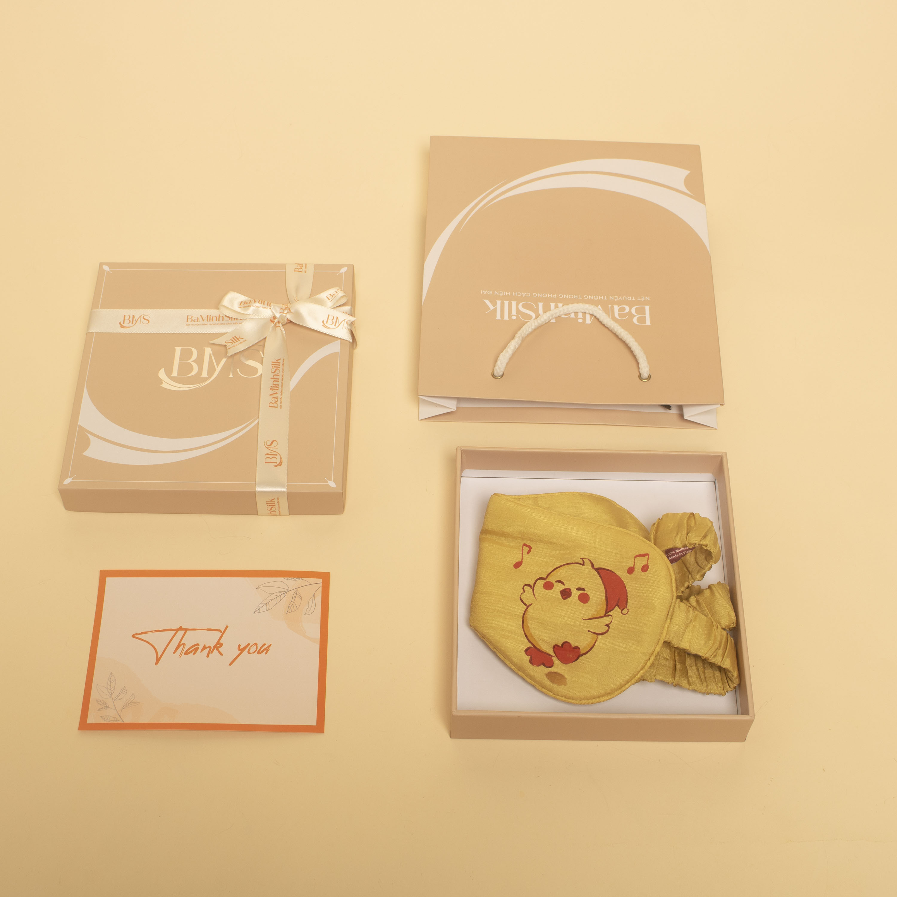 cách đóng gói bịt mắt lụa vàng không 1 vẽ tay gà con