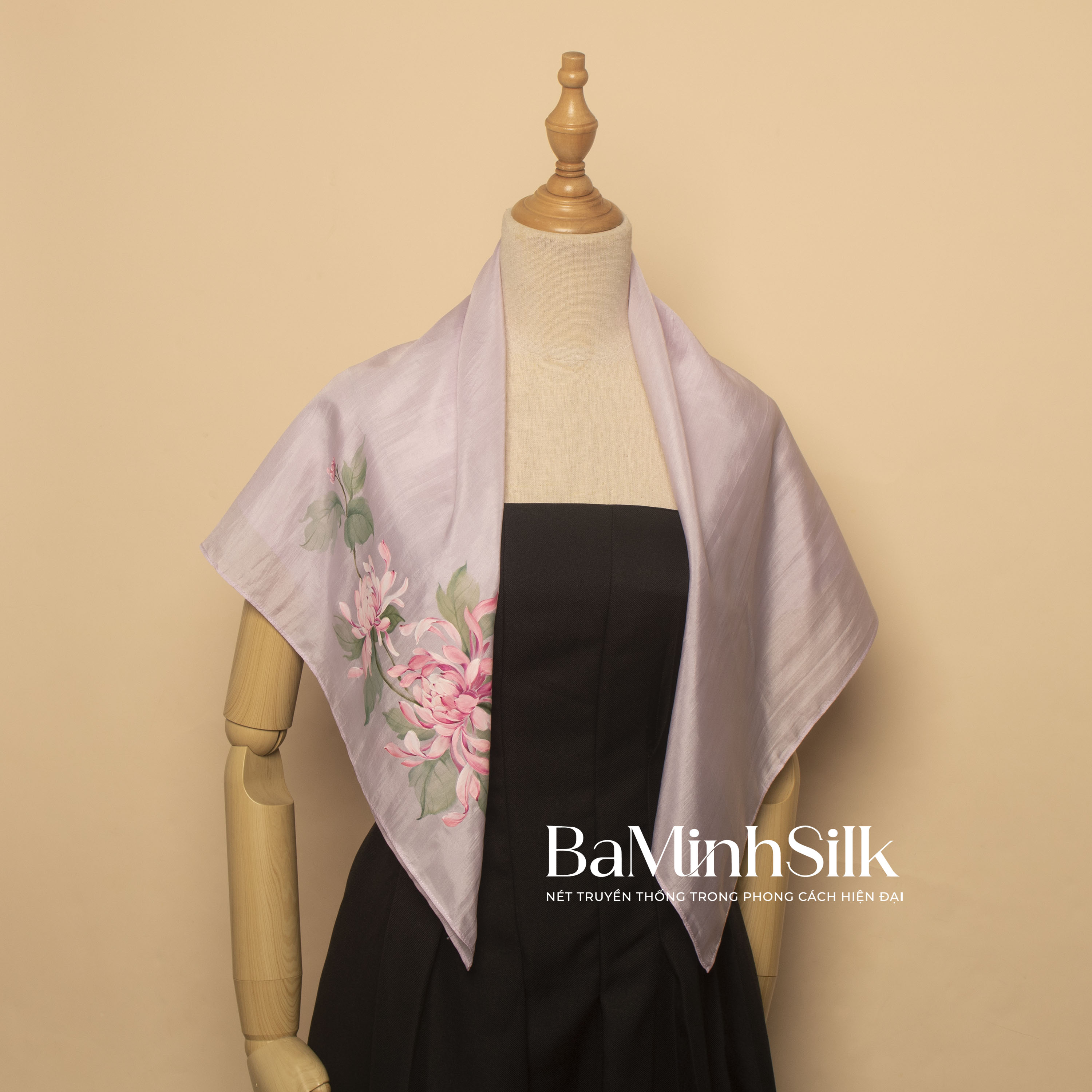 cách quàng khăn lụa vuông tím vẽ hoa cúc đại đoá 80x80cm