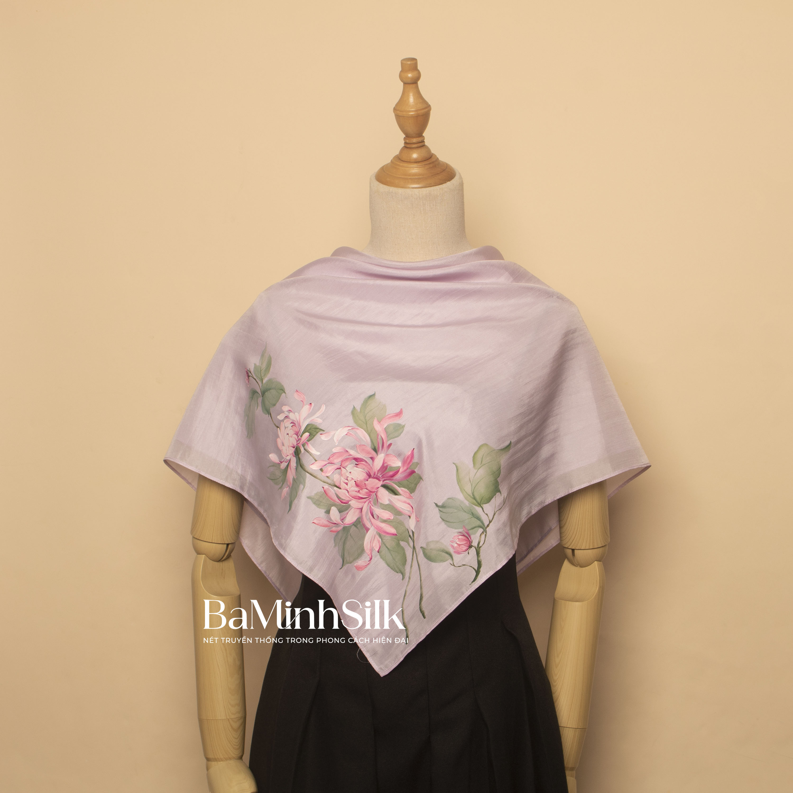 khăn lụa vuông tím vẽ hoa cúc khổng tước 80x80cm