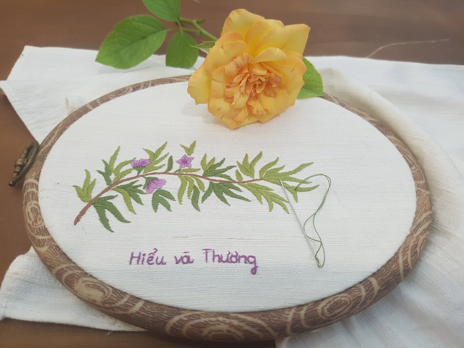 khăn tay thêu theo yêu cầu